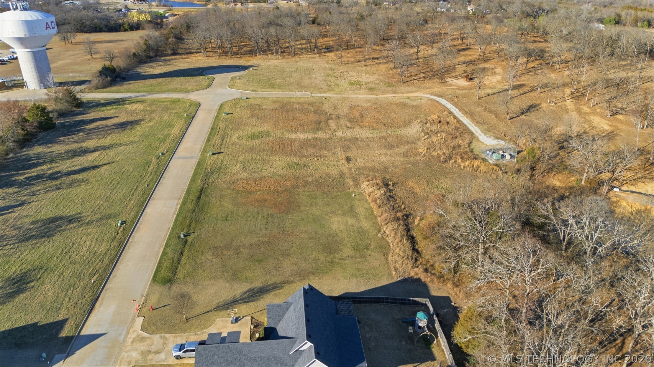 000 Derrick Lane Property Photo 35