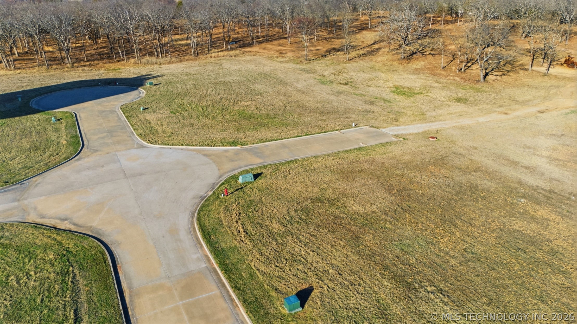 000 Derrick Lane Property Photo 39
