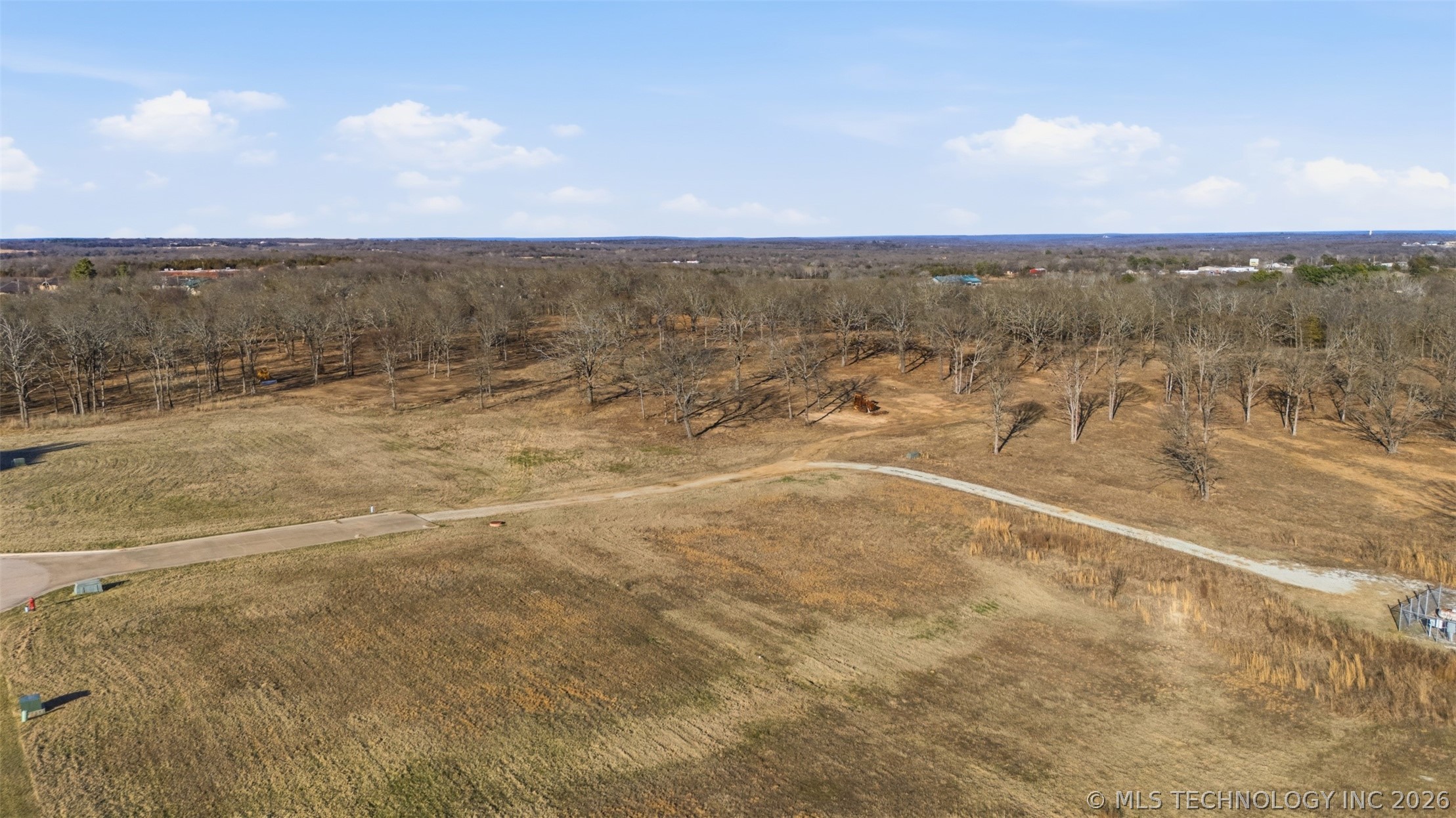 000 Derrick Lane Property Photo 45