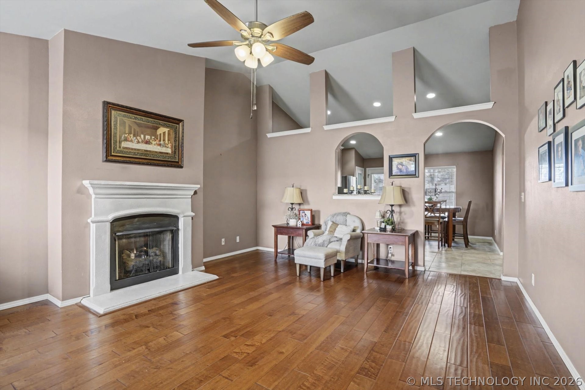 55 E Fairlane Court Property Photo 3