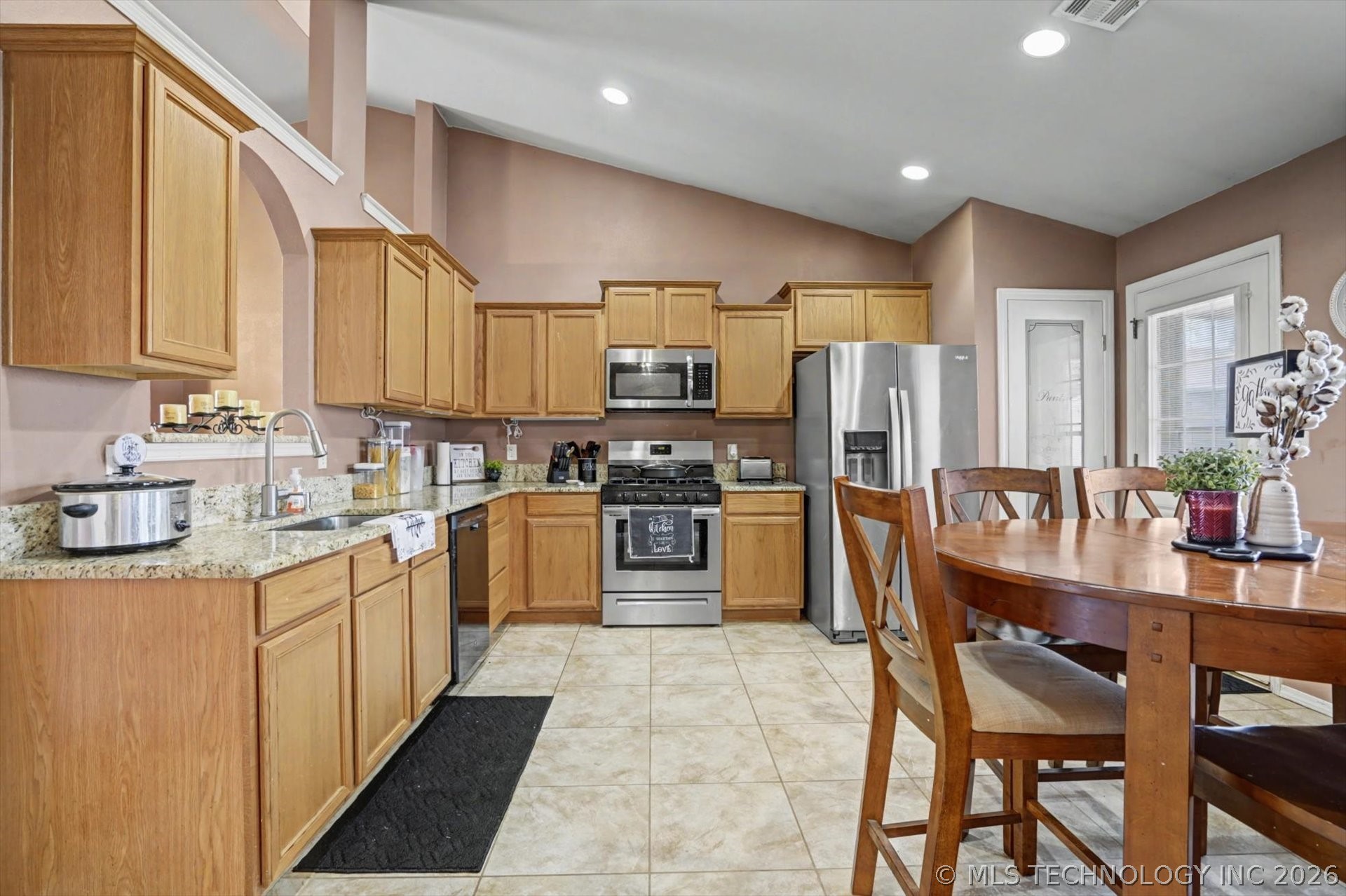 55 E Fairlane Court Property Photo 8