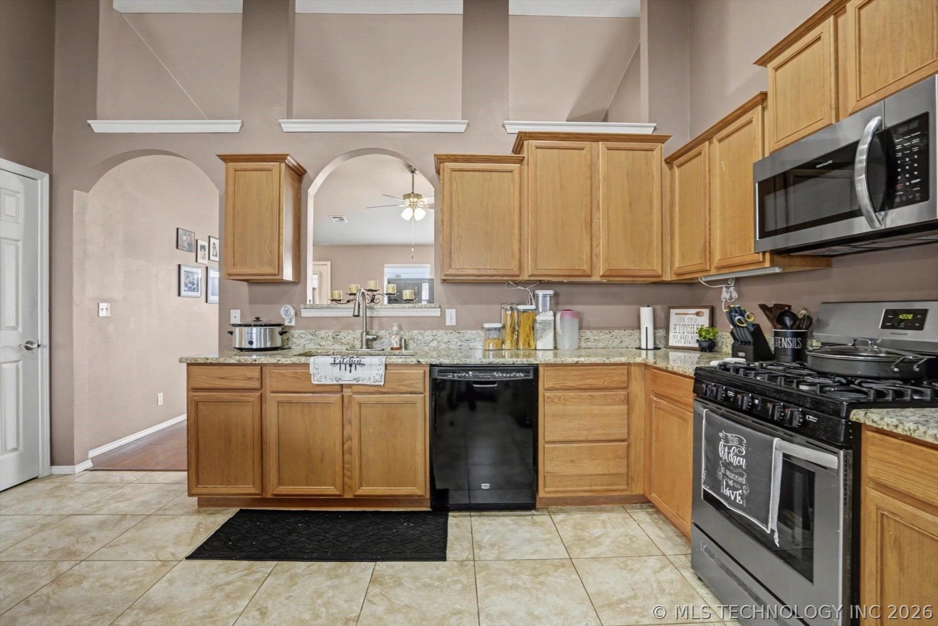 55 E Fairlane Court Property Photo 9