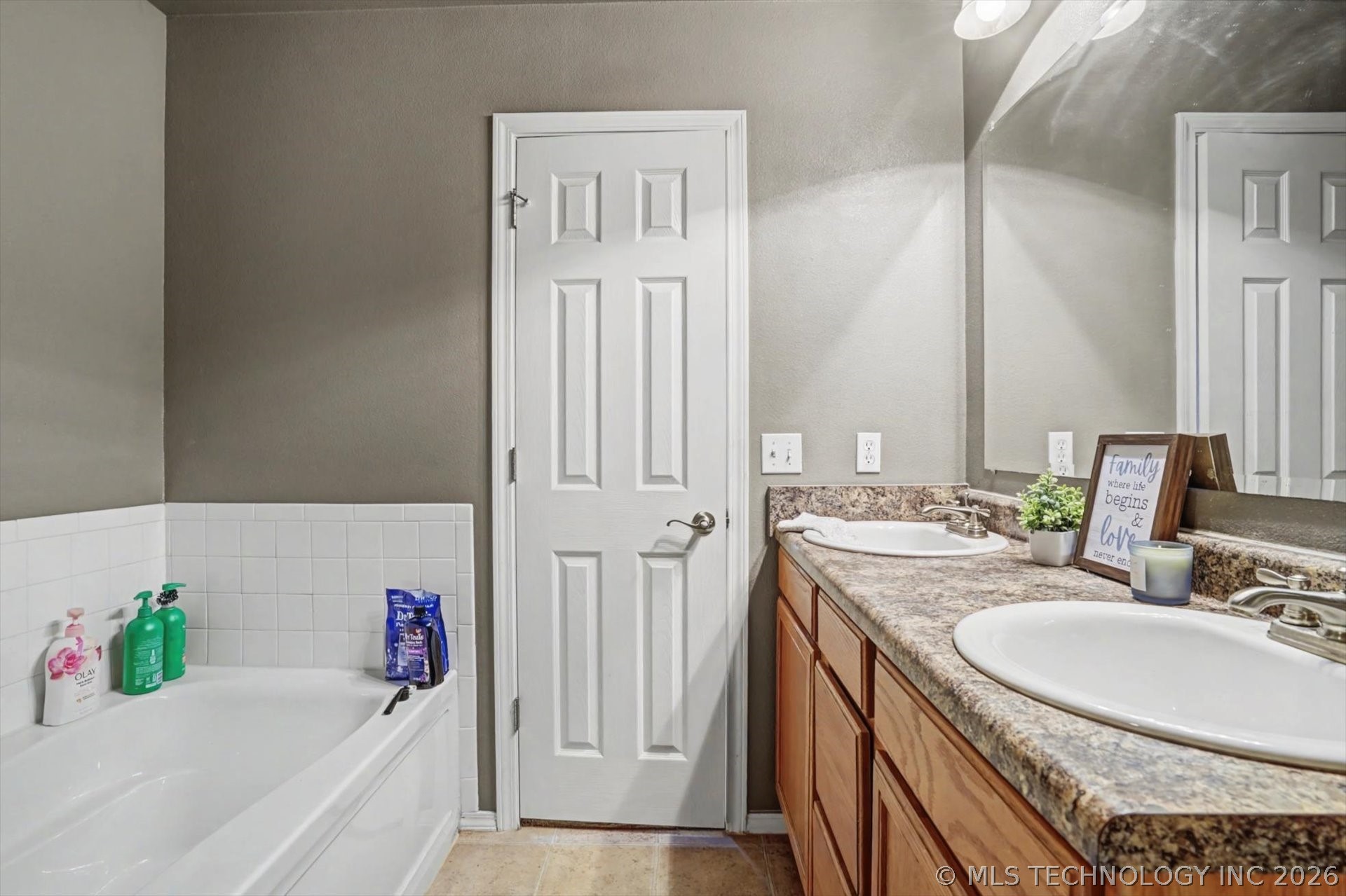 55 E Fairlane Court Property Photo 15