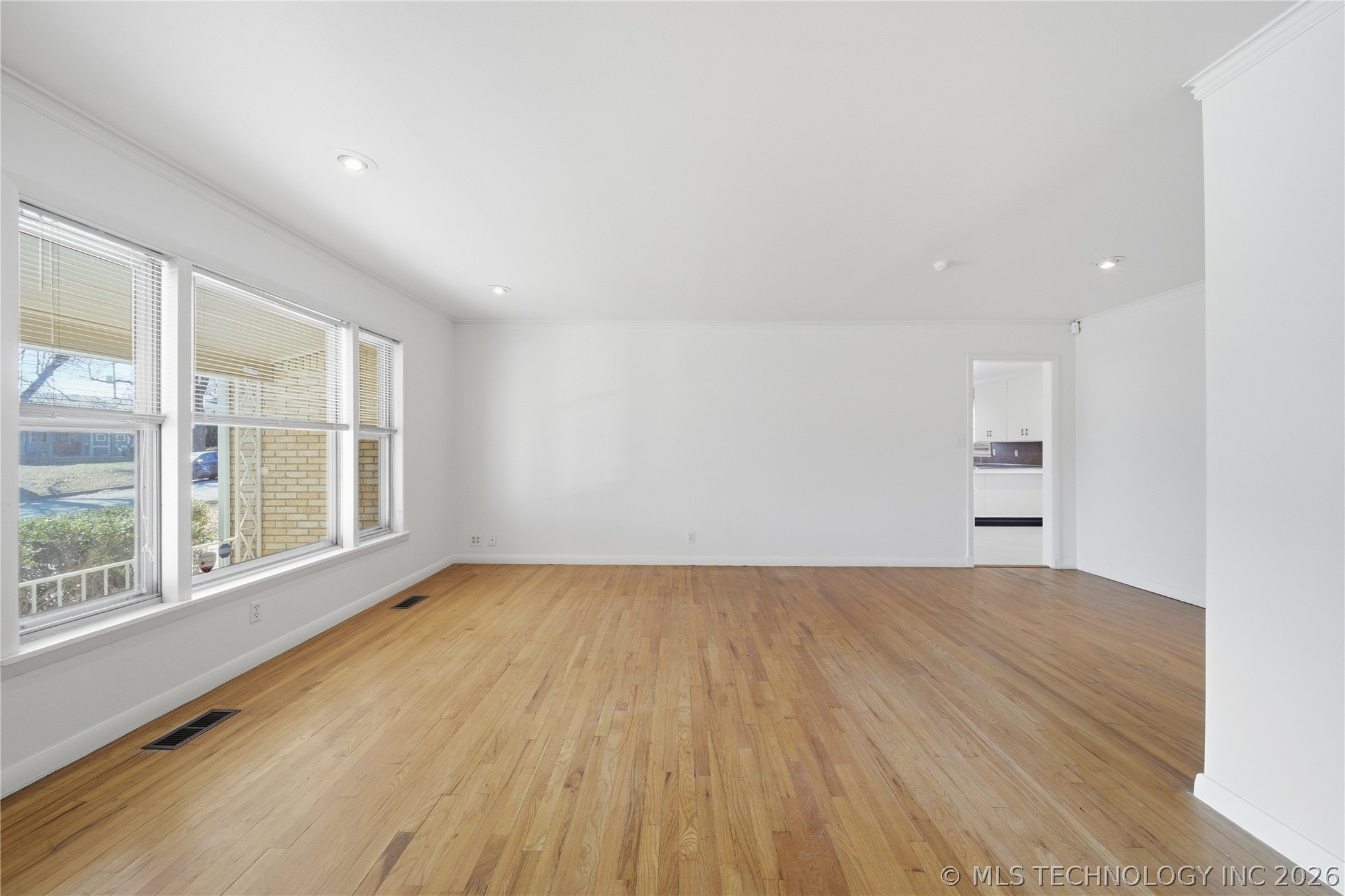 5857 E 21st Place Property Photo 10
