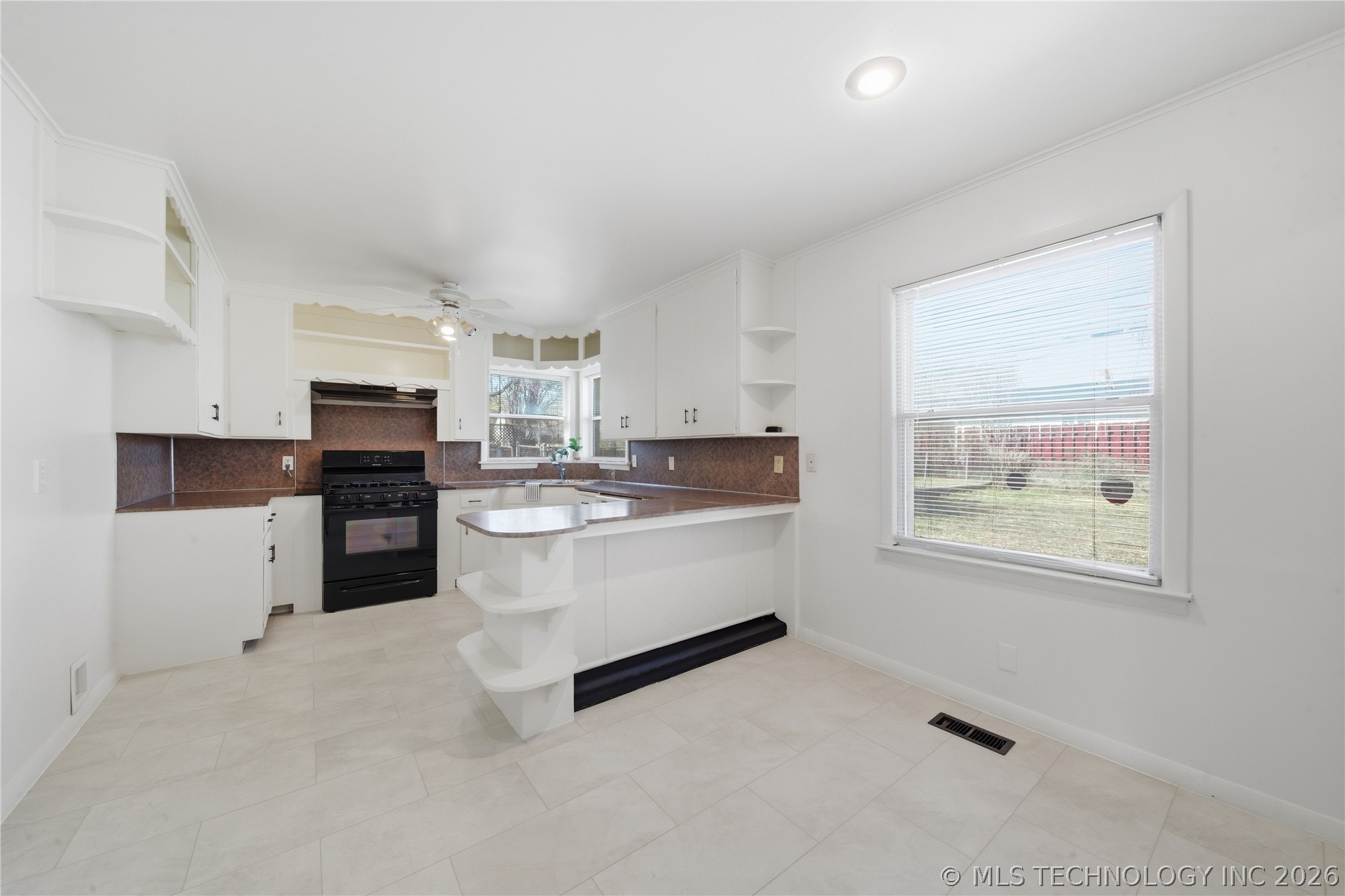 5857 E 21st Place Property Photo 14