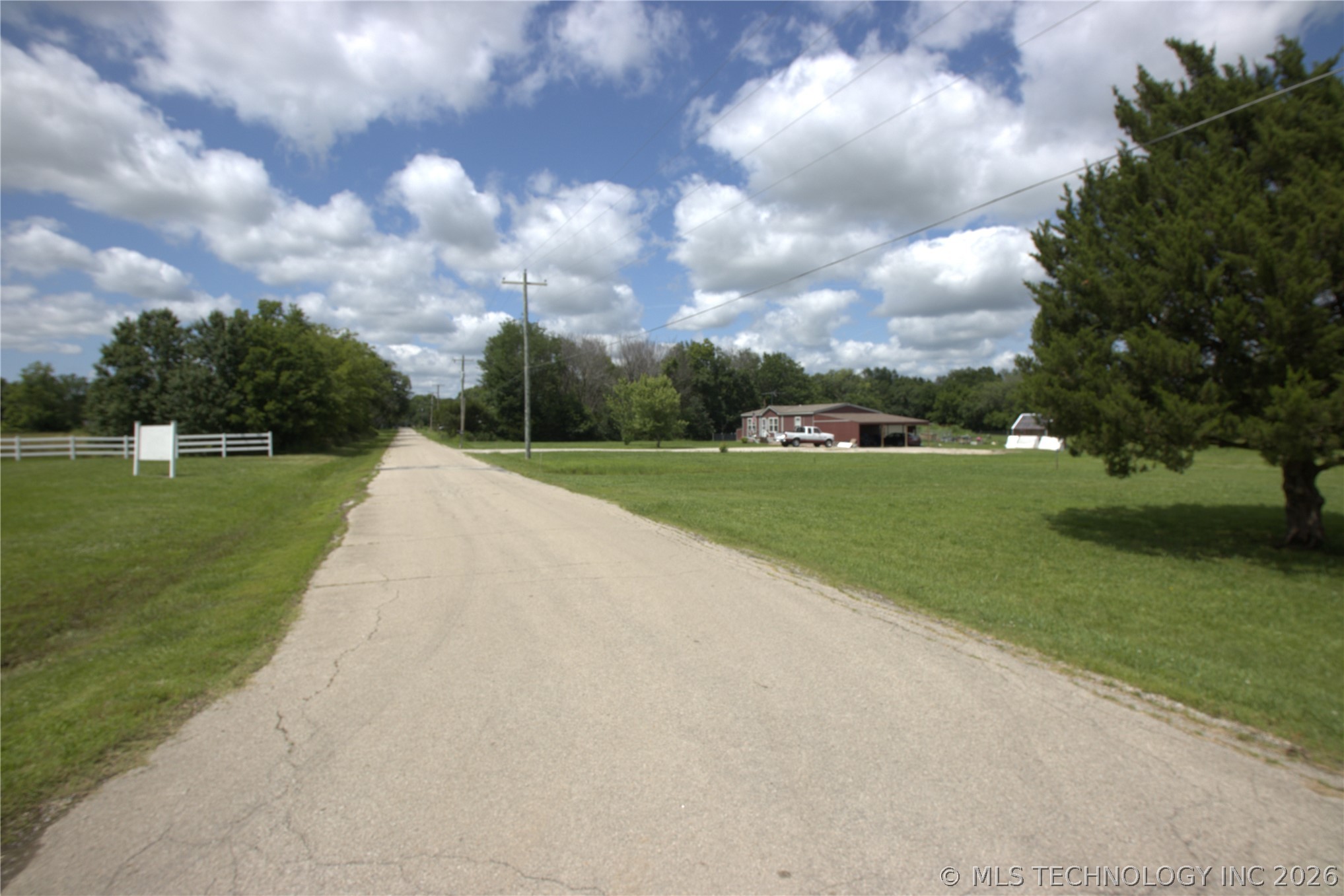 1140 S Pecan Street Property Photo 5