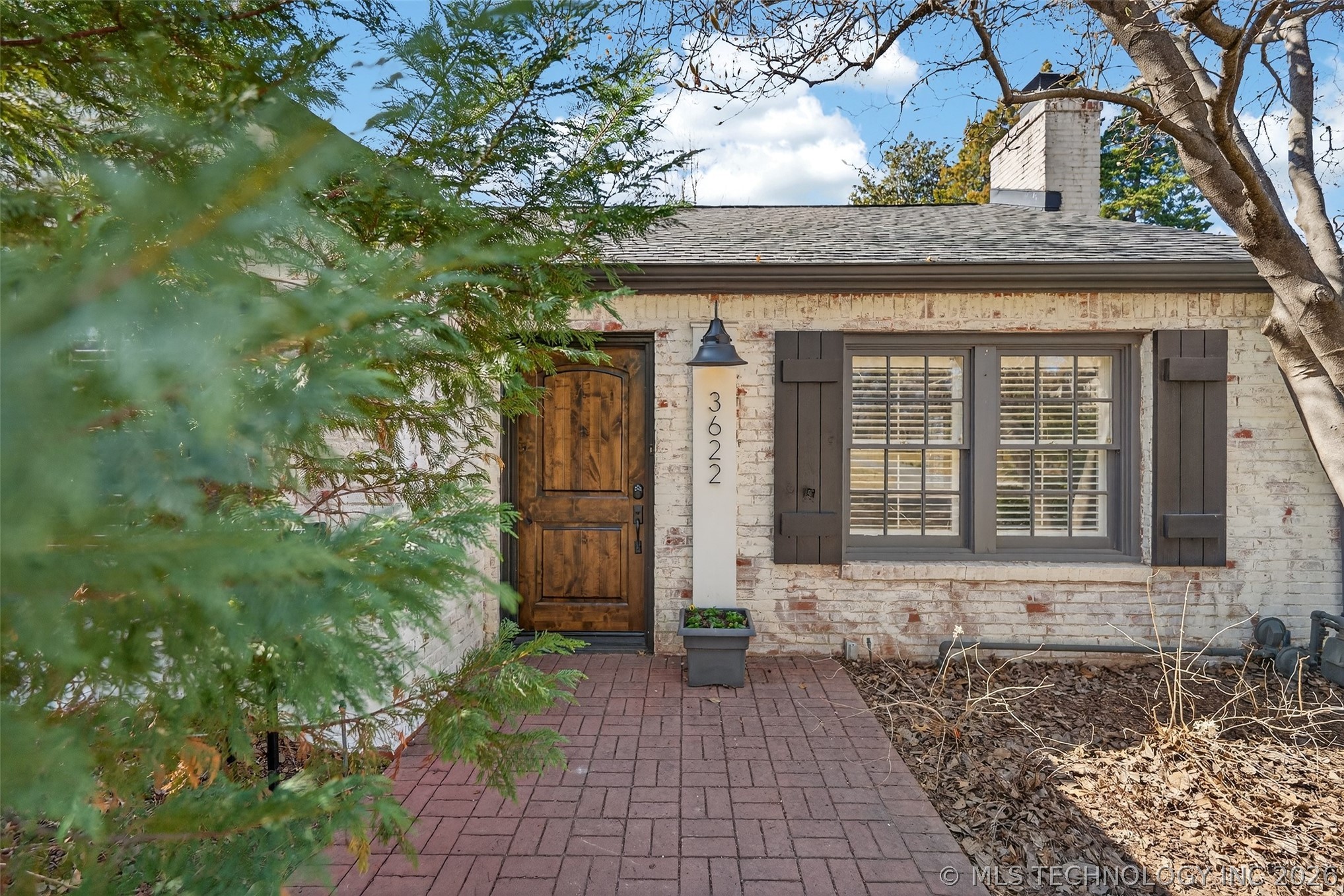 3622 S Yorktown Avenue Property Photo 2