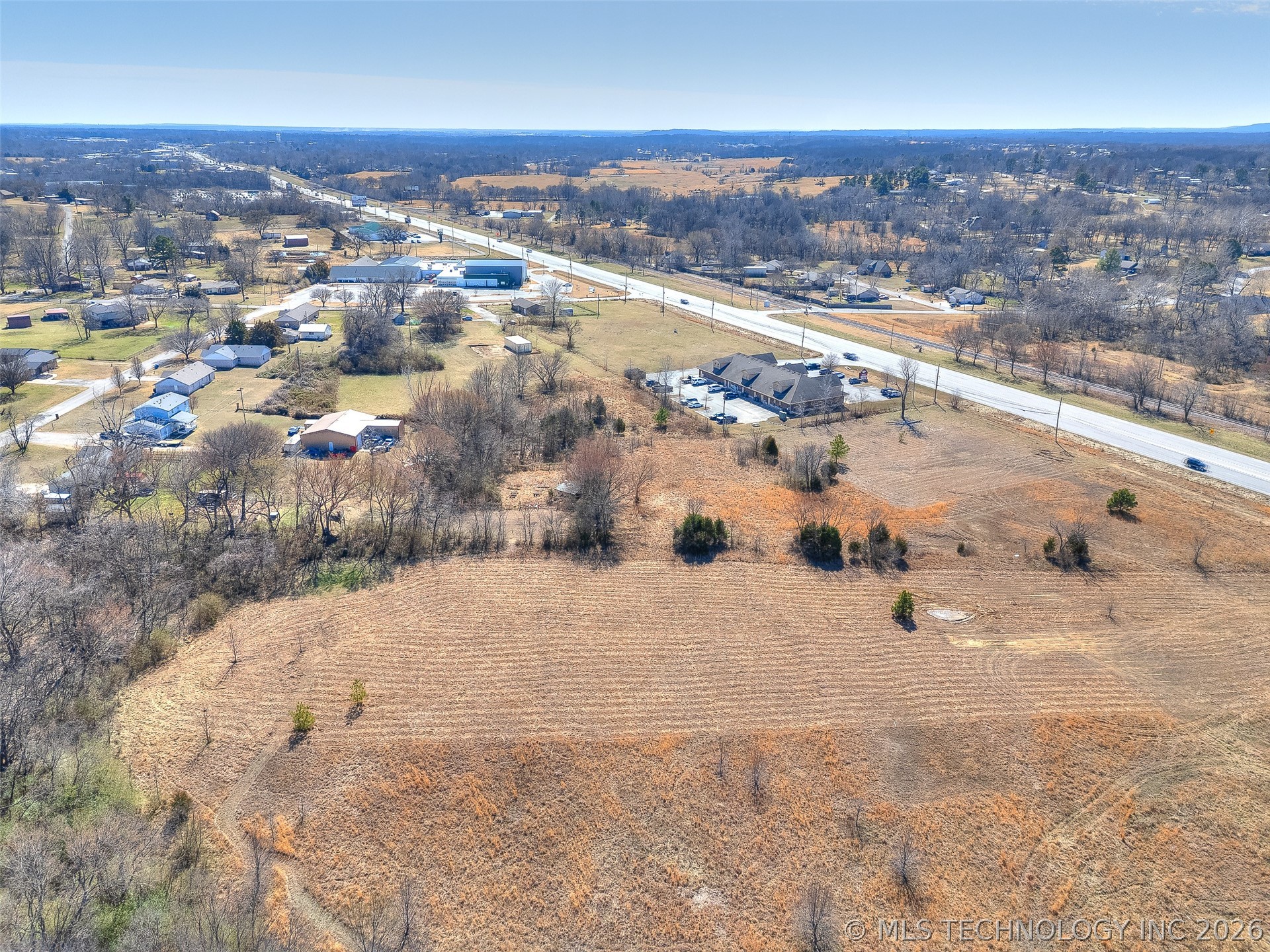 27907 S State Hwy 51 Property Photo 8
