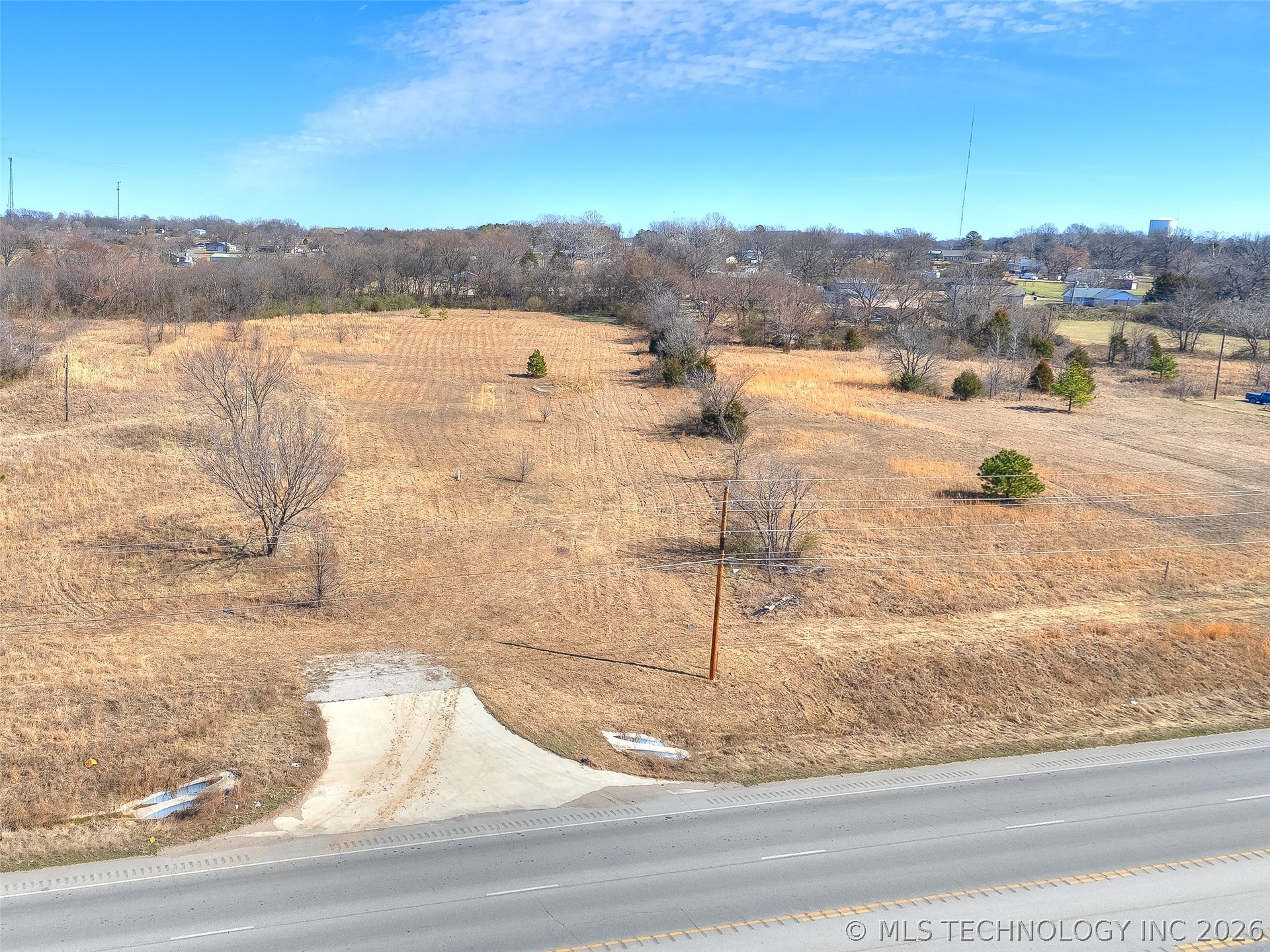 27907 S State Hwy 51 Property Photo 9