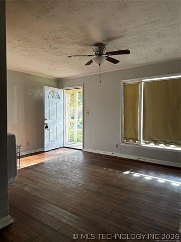 1562 S Hickory Avenue Property Photo 3