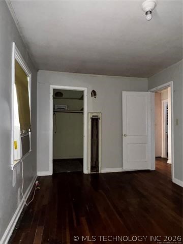 1562 S Hickory Avenue Property Photo 5