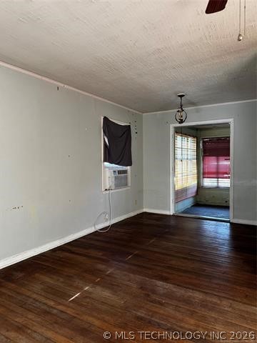 1562 S Hickory Avenue Property Photo 7