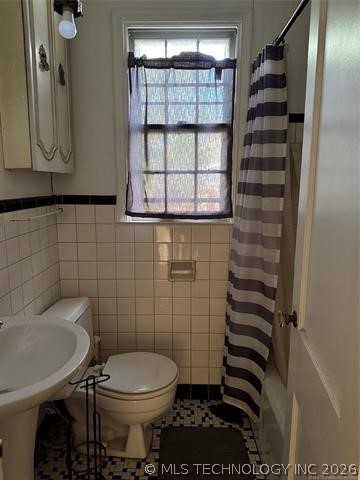 1562 S Hickory Avenue Property Photo 9