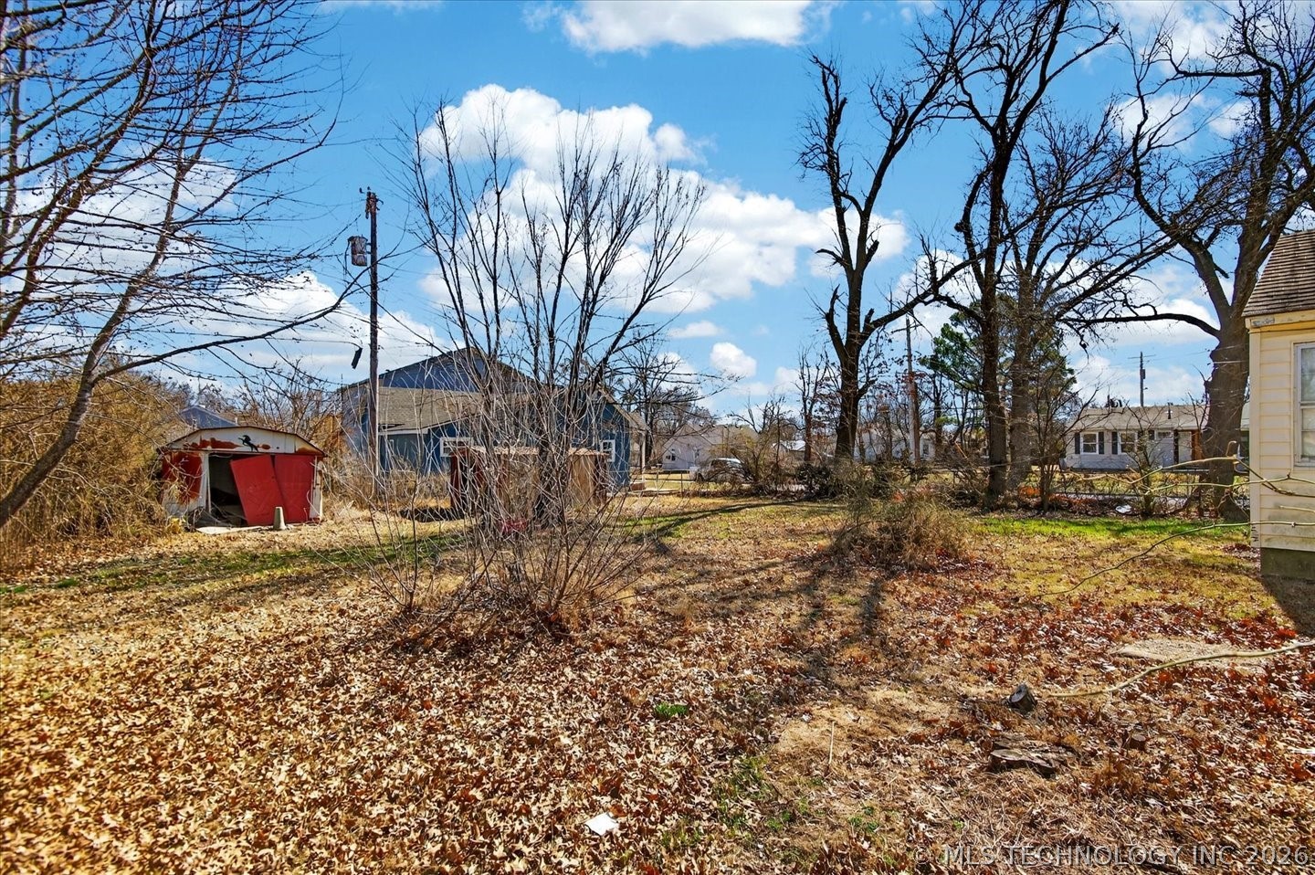 1562 S Hickory Avenue Property Photo 10