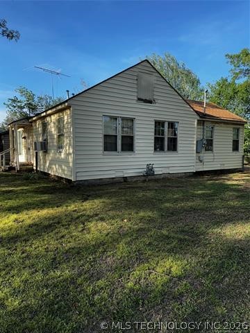 1562 S Hickory Avenue Property Photo 12