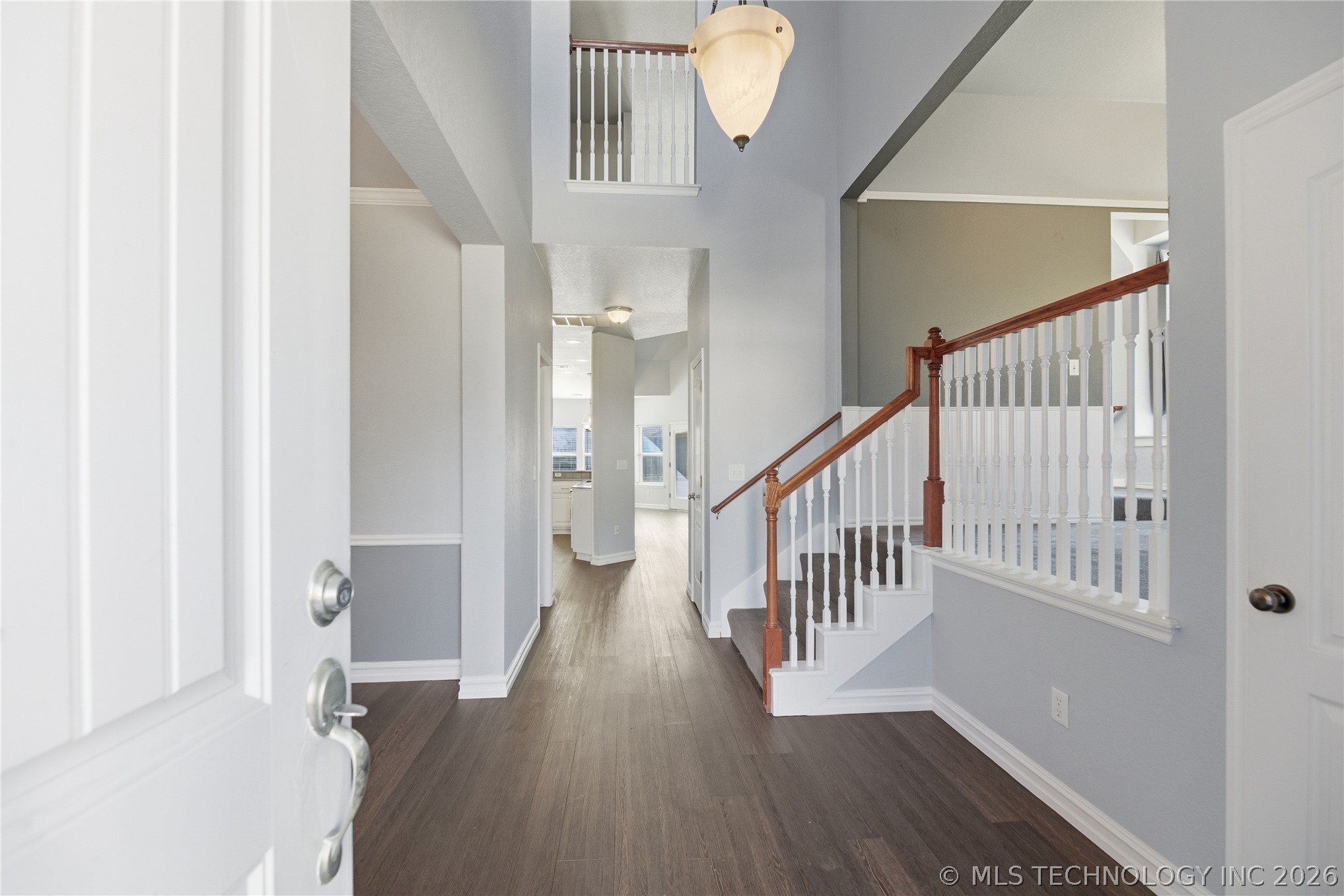 3709 W Vicksburg Street Property Photo 2