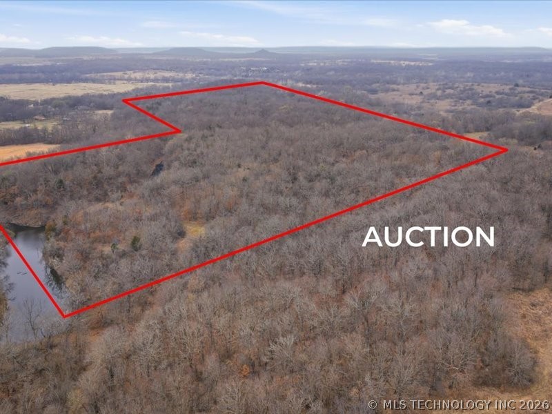 14261 E 425 Road Property Photo 2