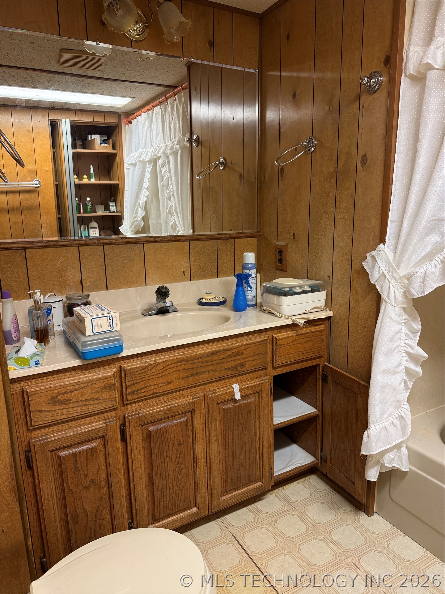 14261 E 425 Road Property Photo 24