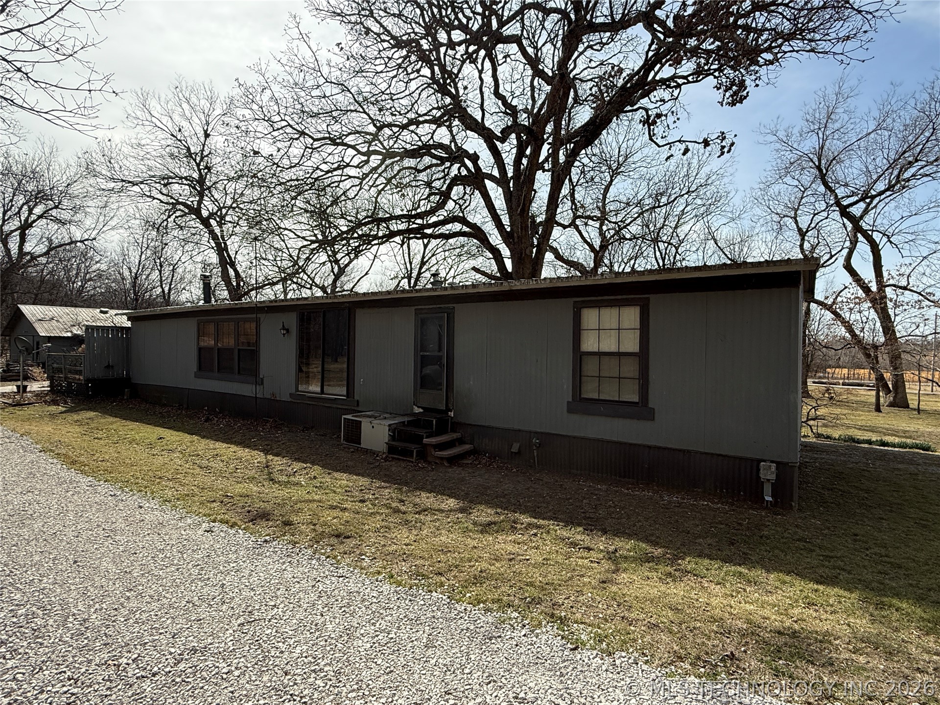14261 E 425 Road Property Photo 33