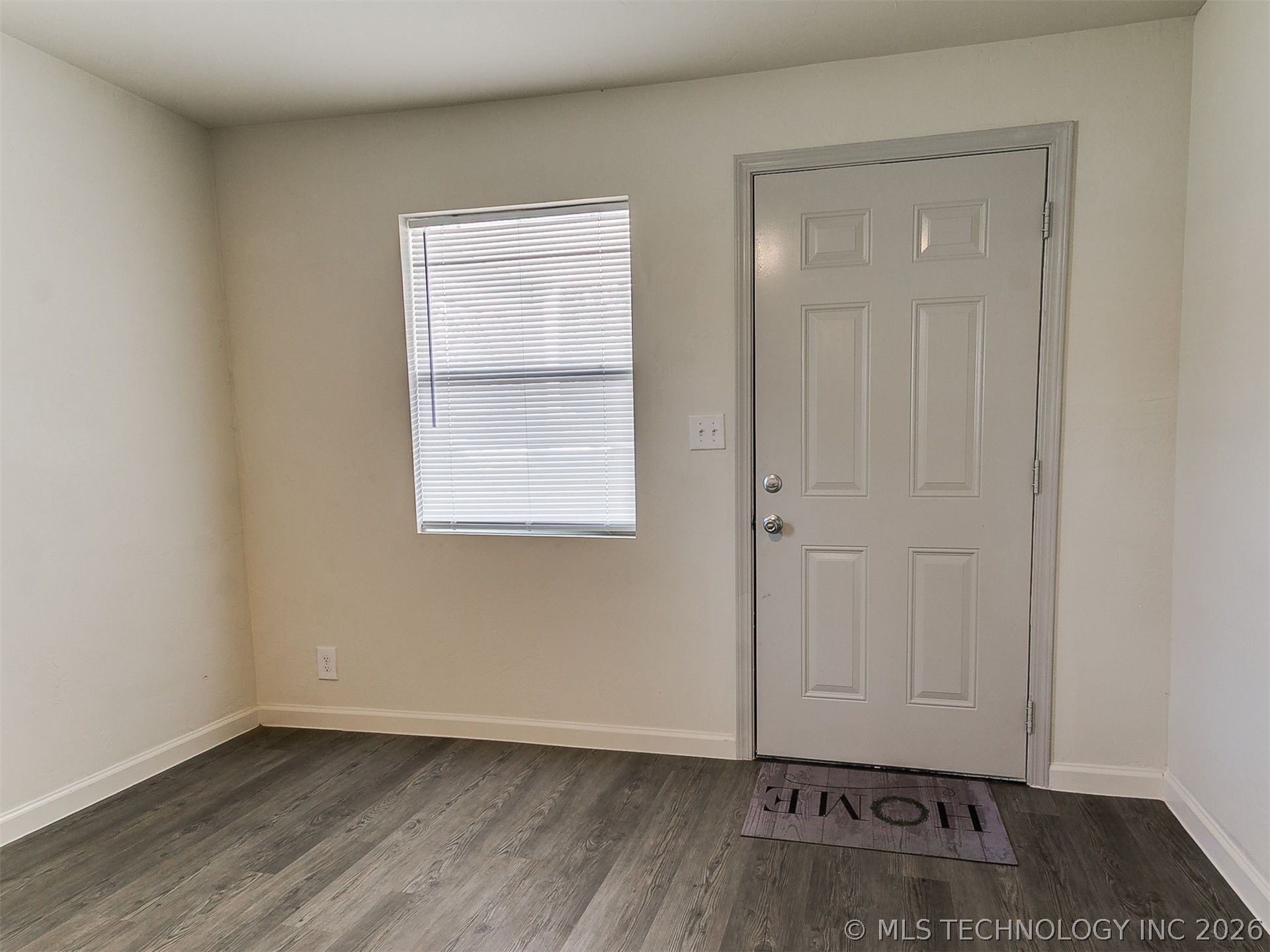 2320 N Atlanta Place Property Photo 8