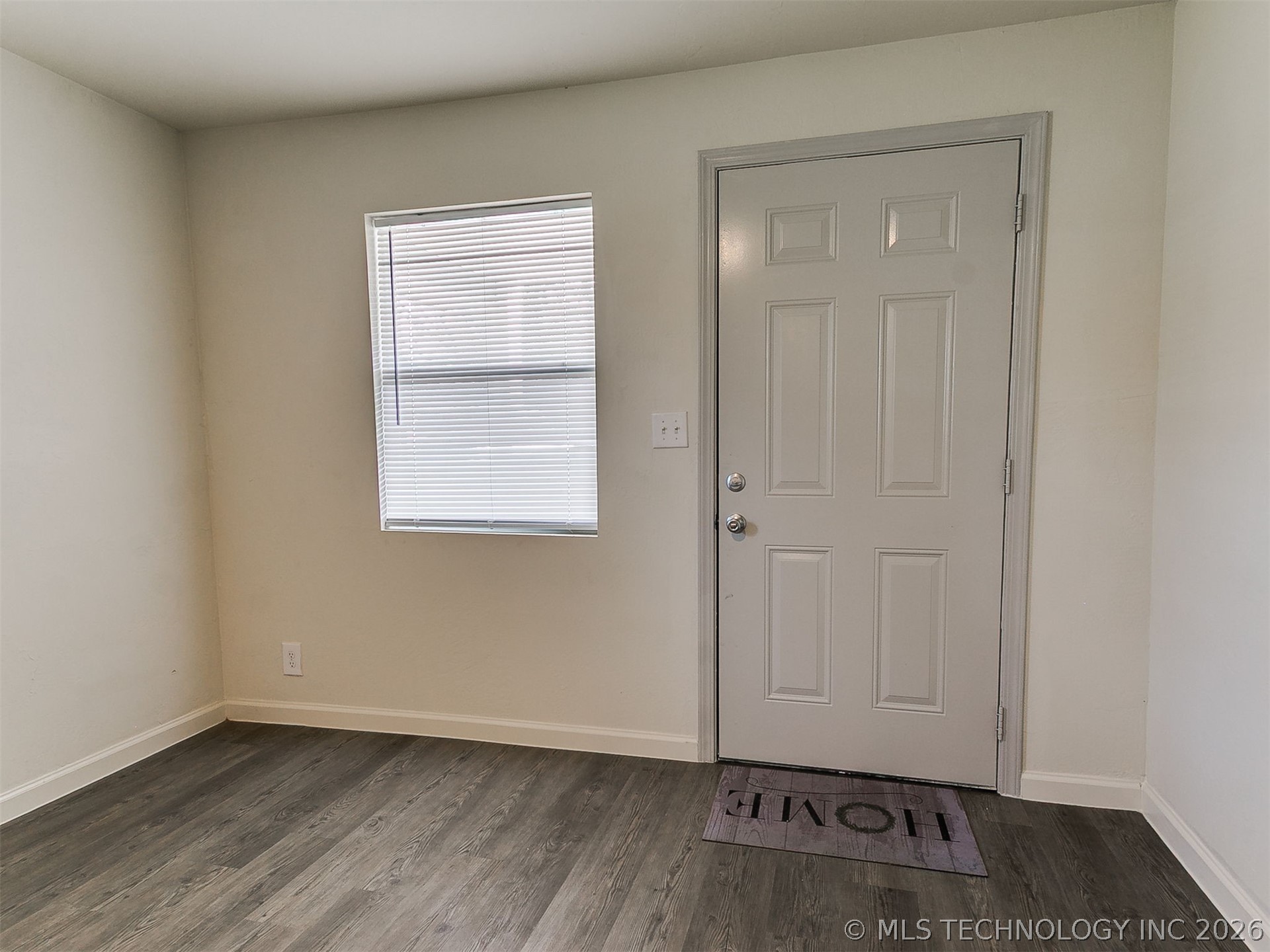 2320 N Atlanta Place Property Photo 9