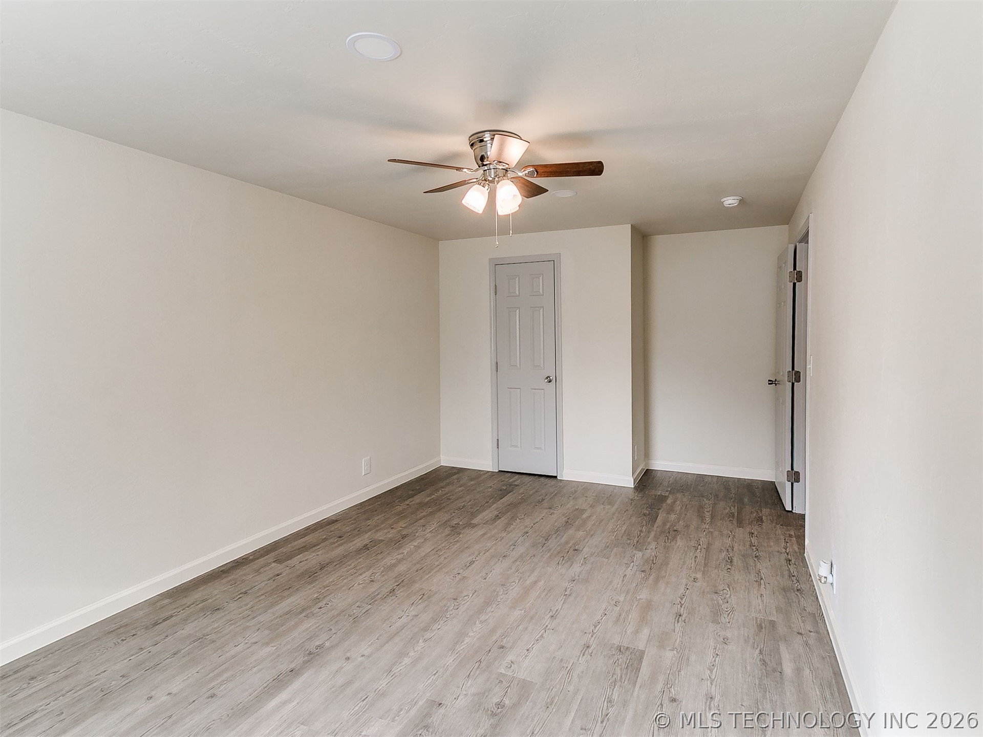 2320 N Atlanta Place Property Photo 15