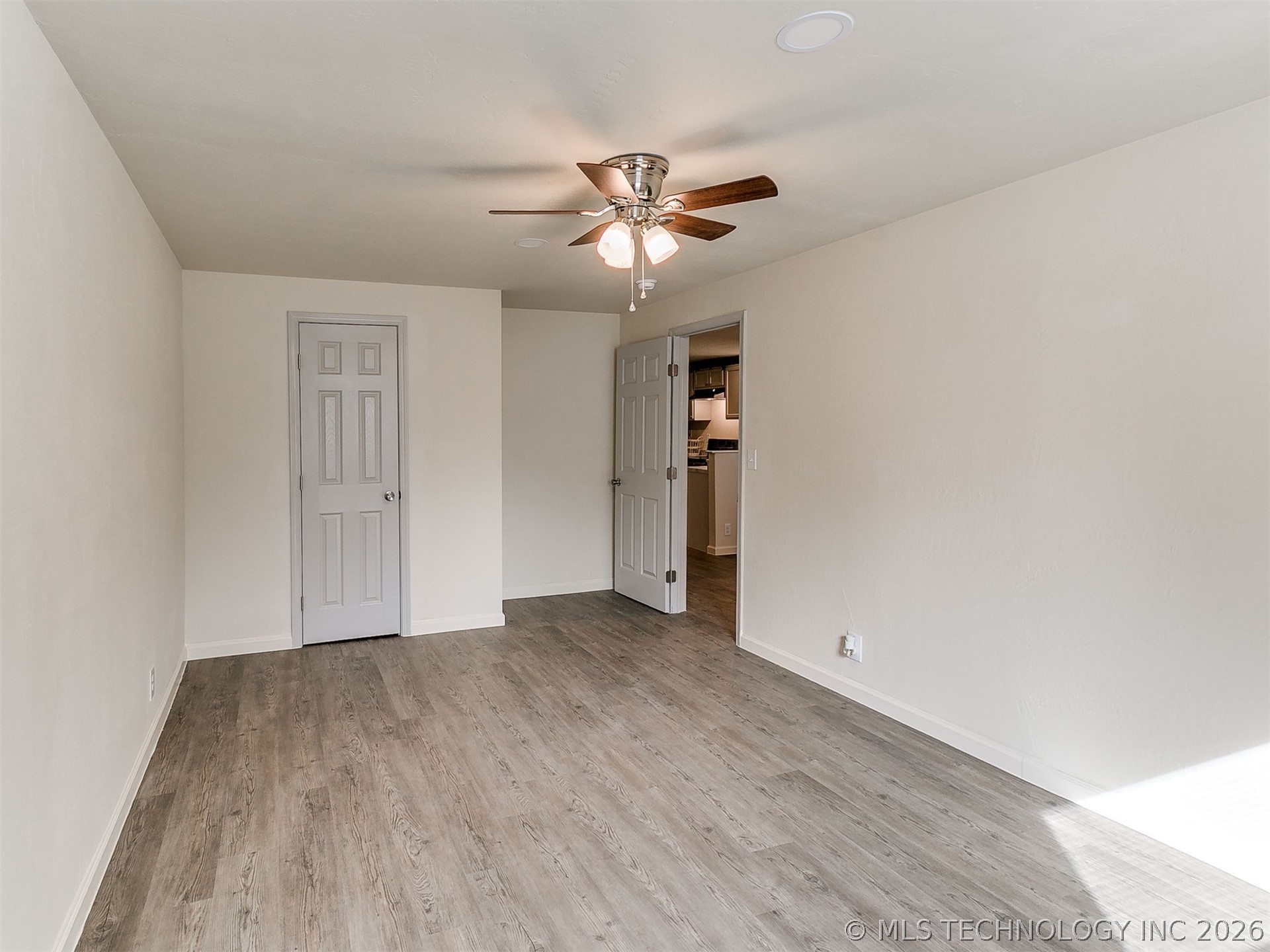 2320 N Atlanta Place Property Photo 16