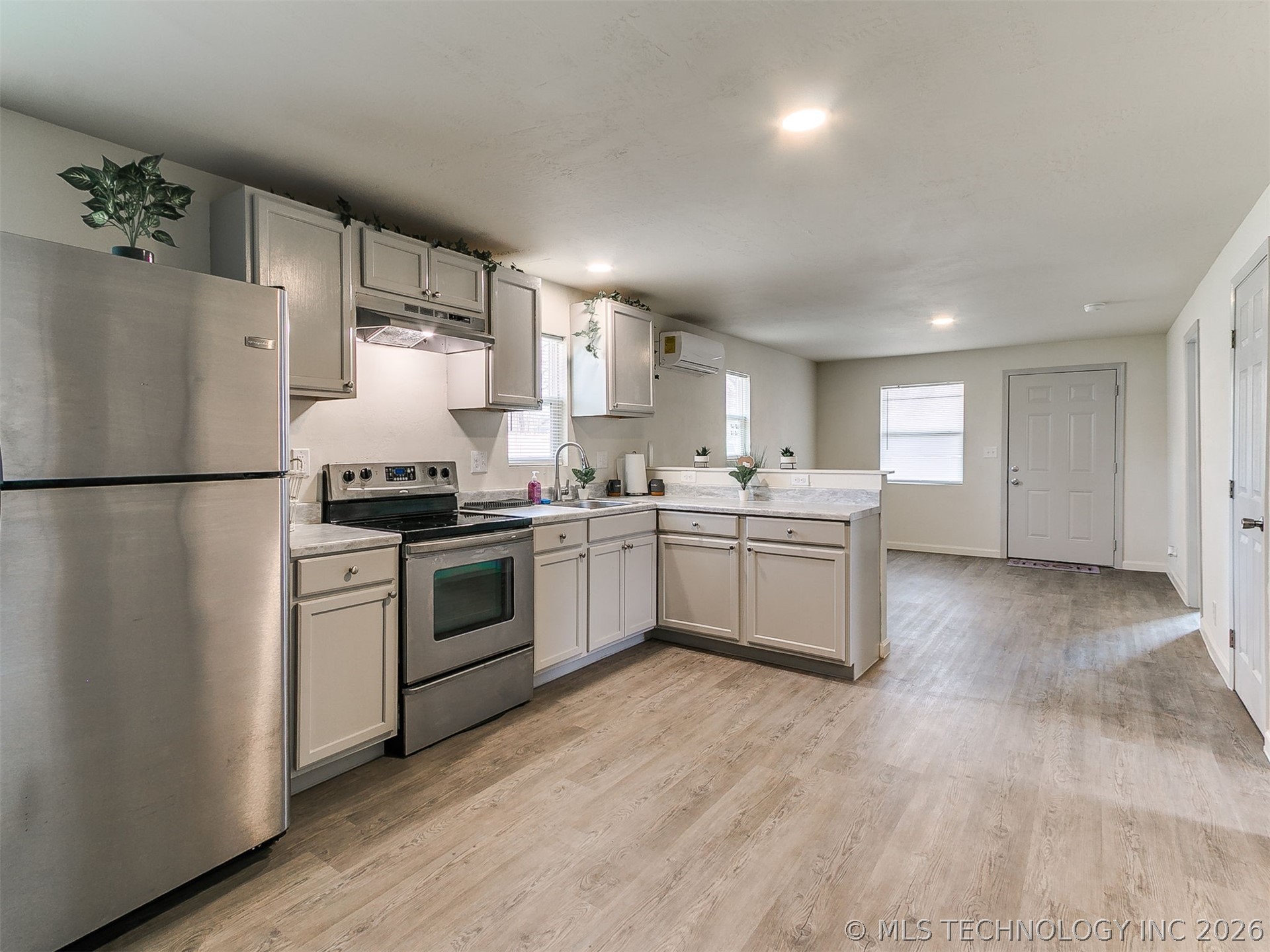 2320 N Atlanta Place Property Photo 19