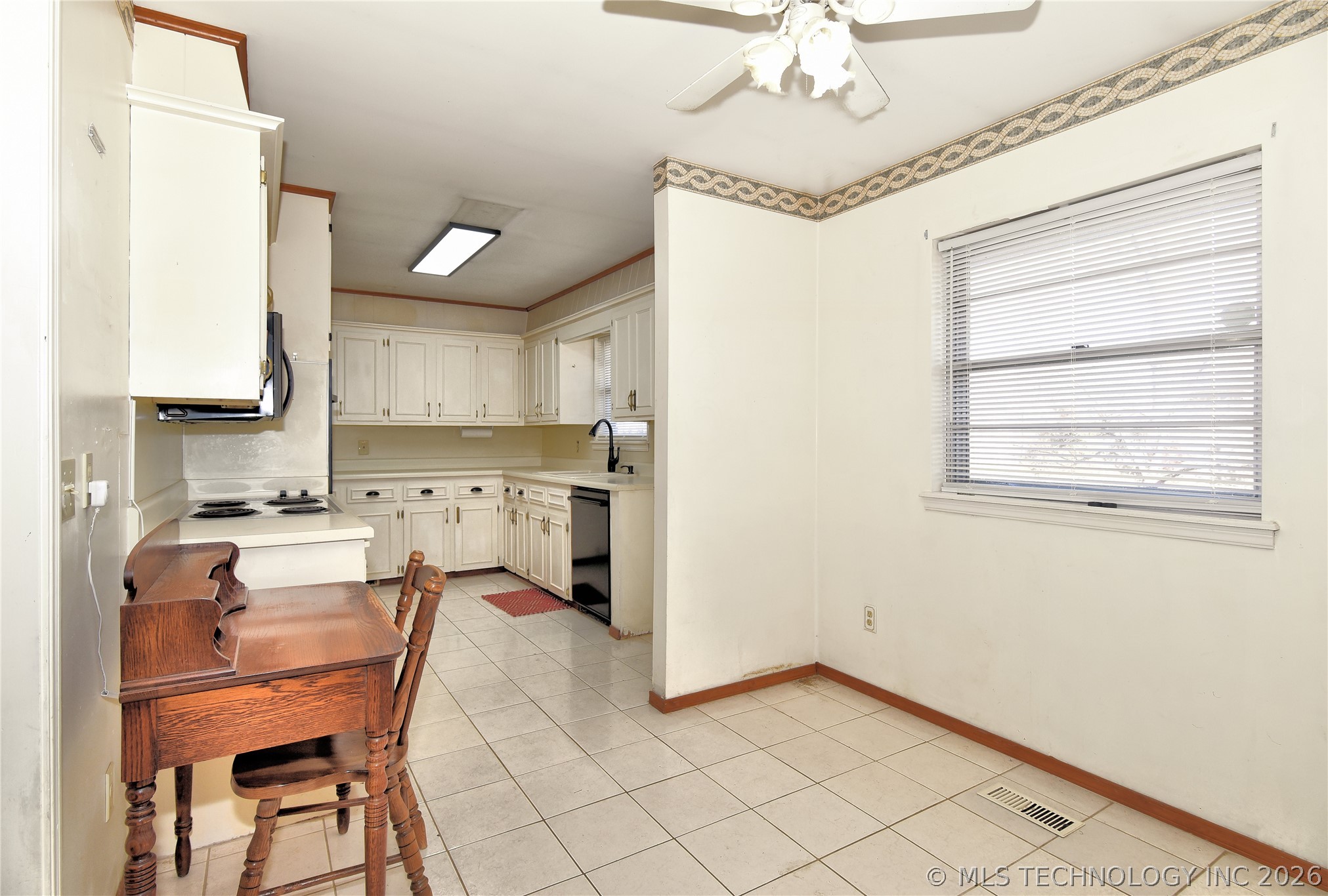 7011 E 52nd Place Property Photo 10