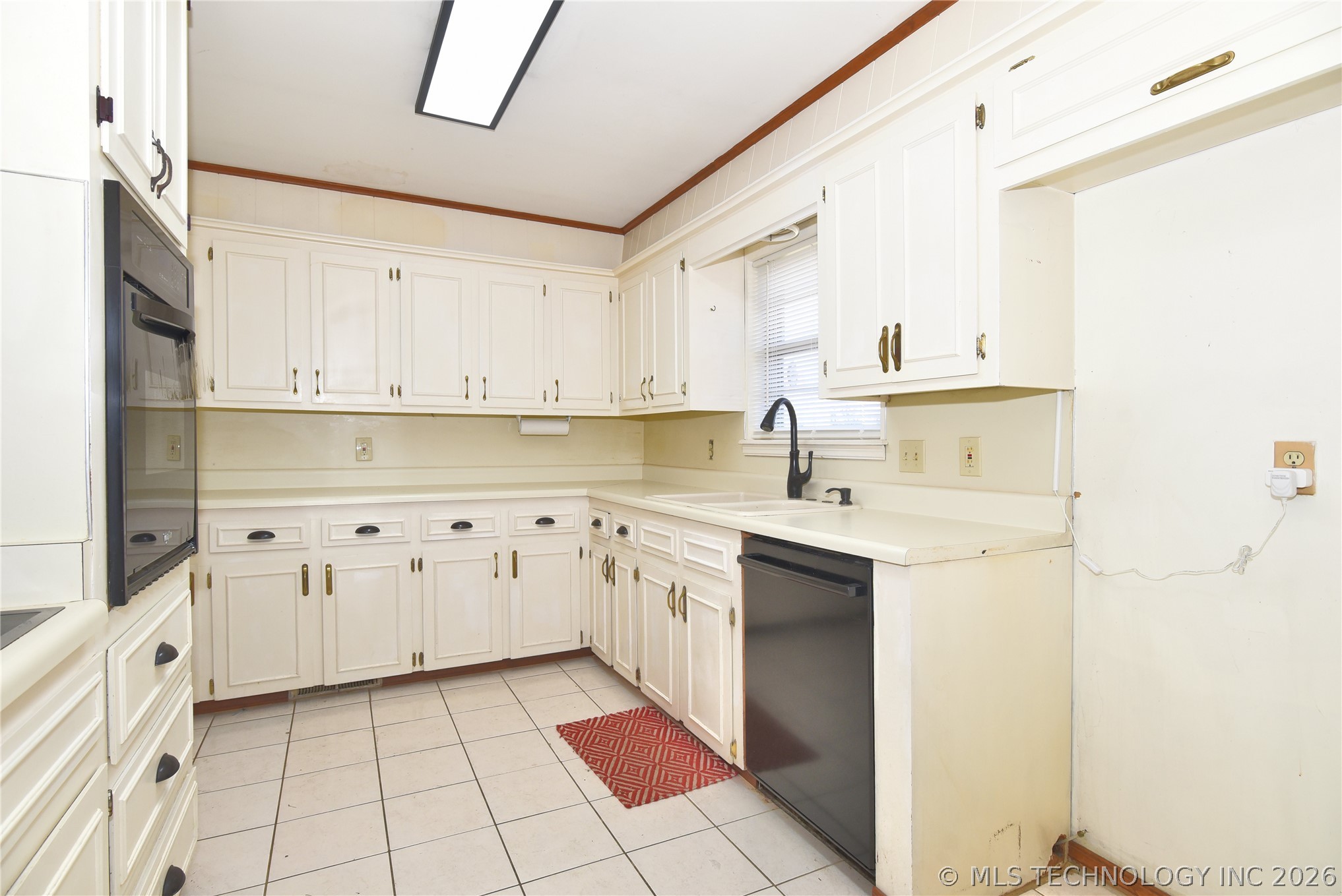 7011 E 52nd Place Property Photo 12