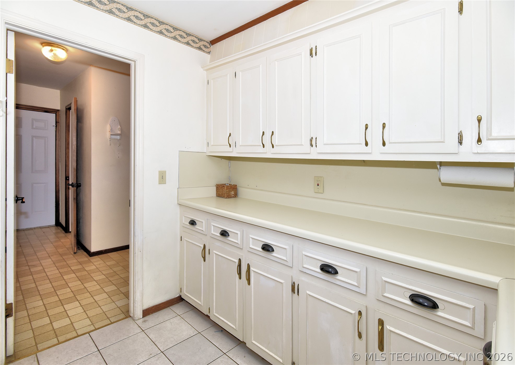 7011 E 52nd Place Property Photo 14