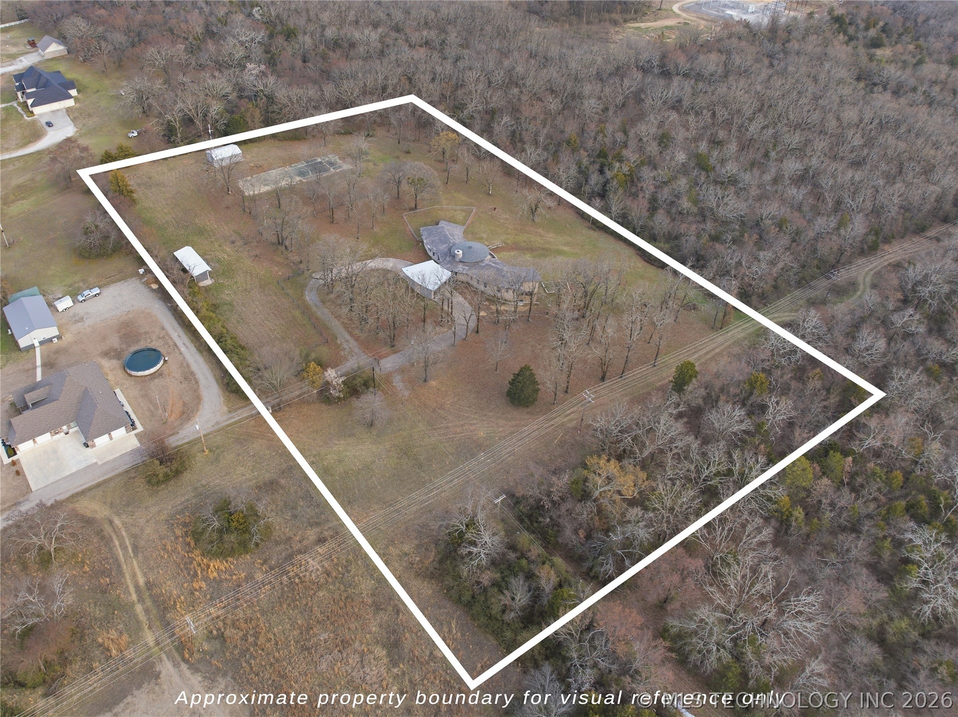 140 W Taylor Drive Property Photo 9