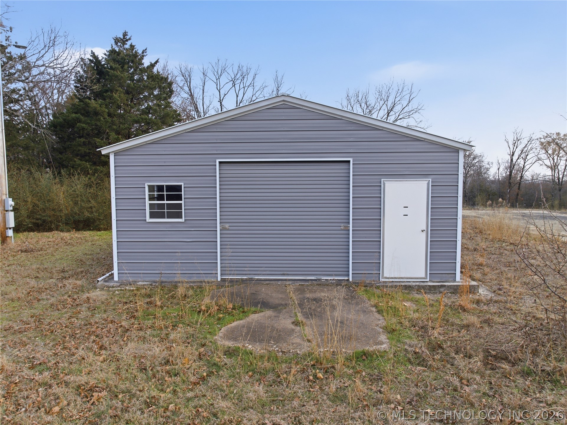 140 W Taylor Drive Property Photo 12