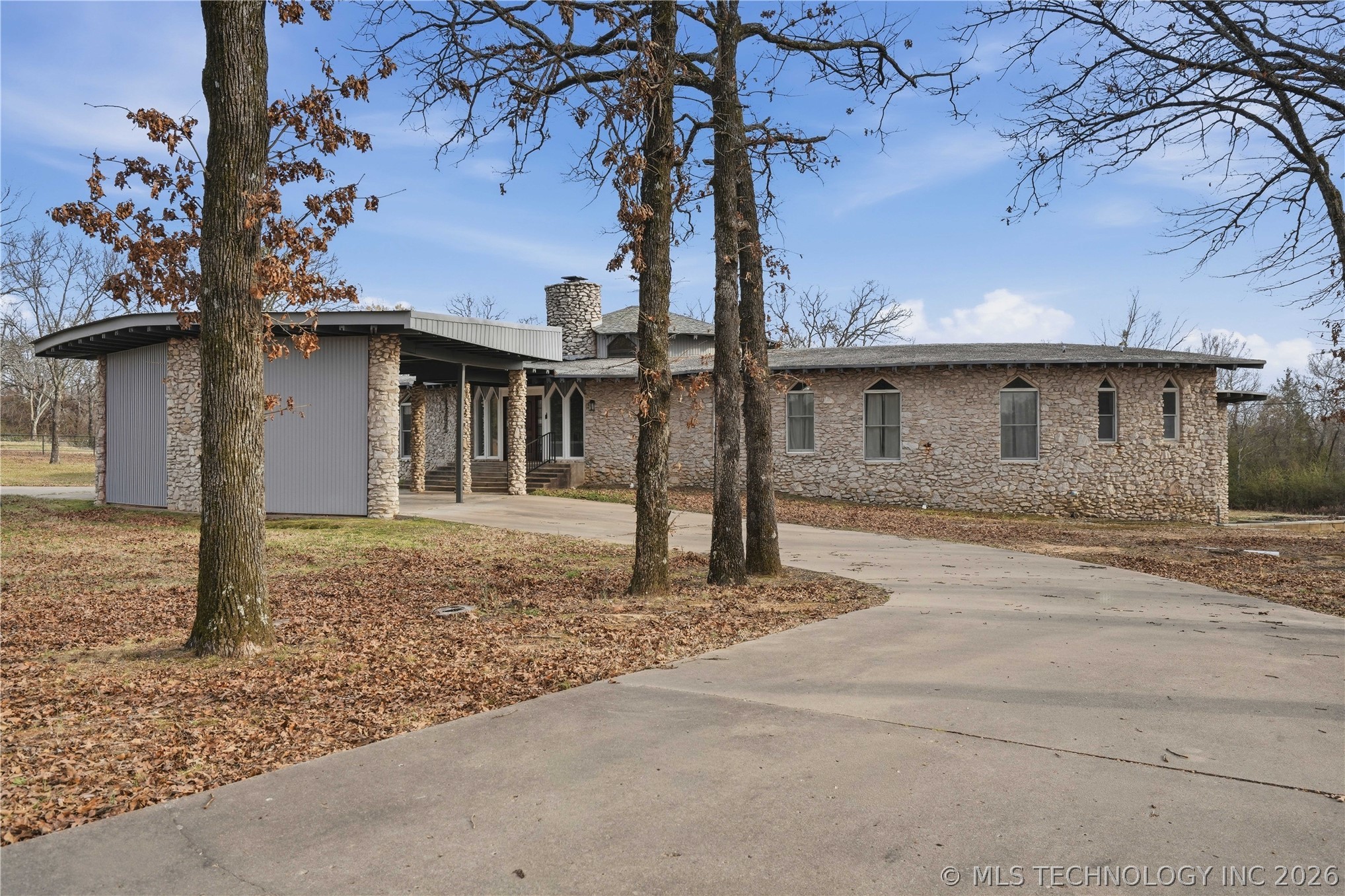140 W Taylor Drive Property Photo 25