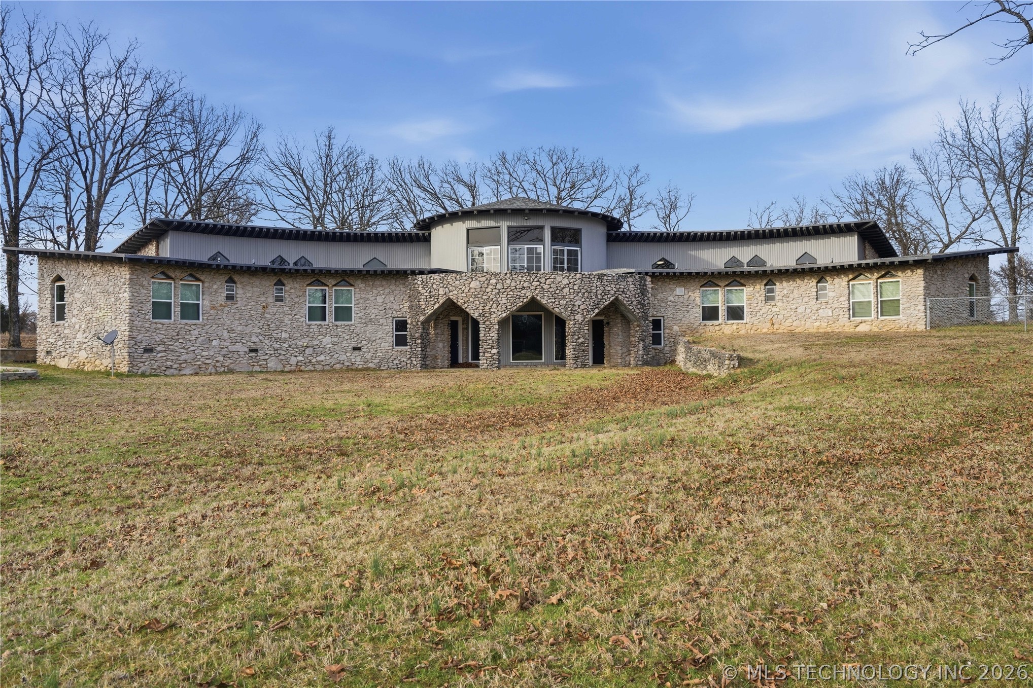 140 W Taylor Drive Property Photo 28
