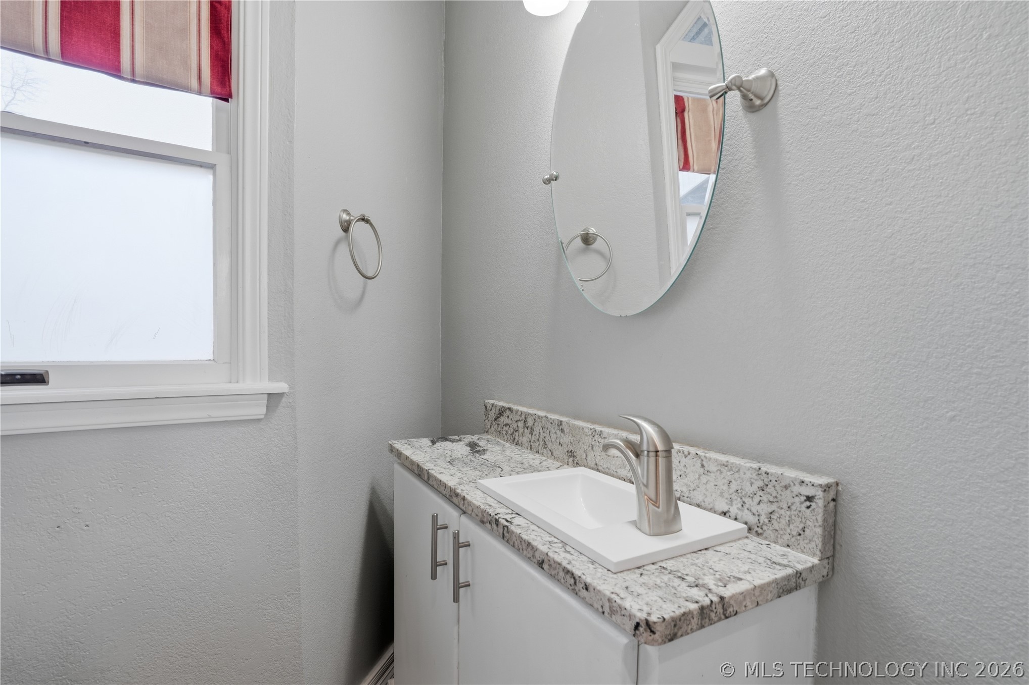 140 W Taylor Drive Property Photo 40