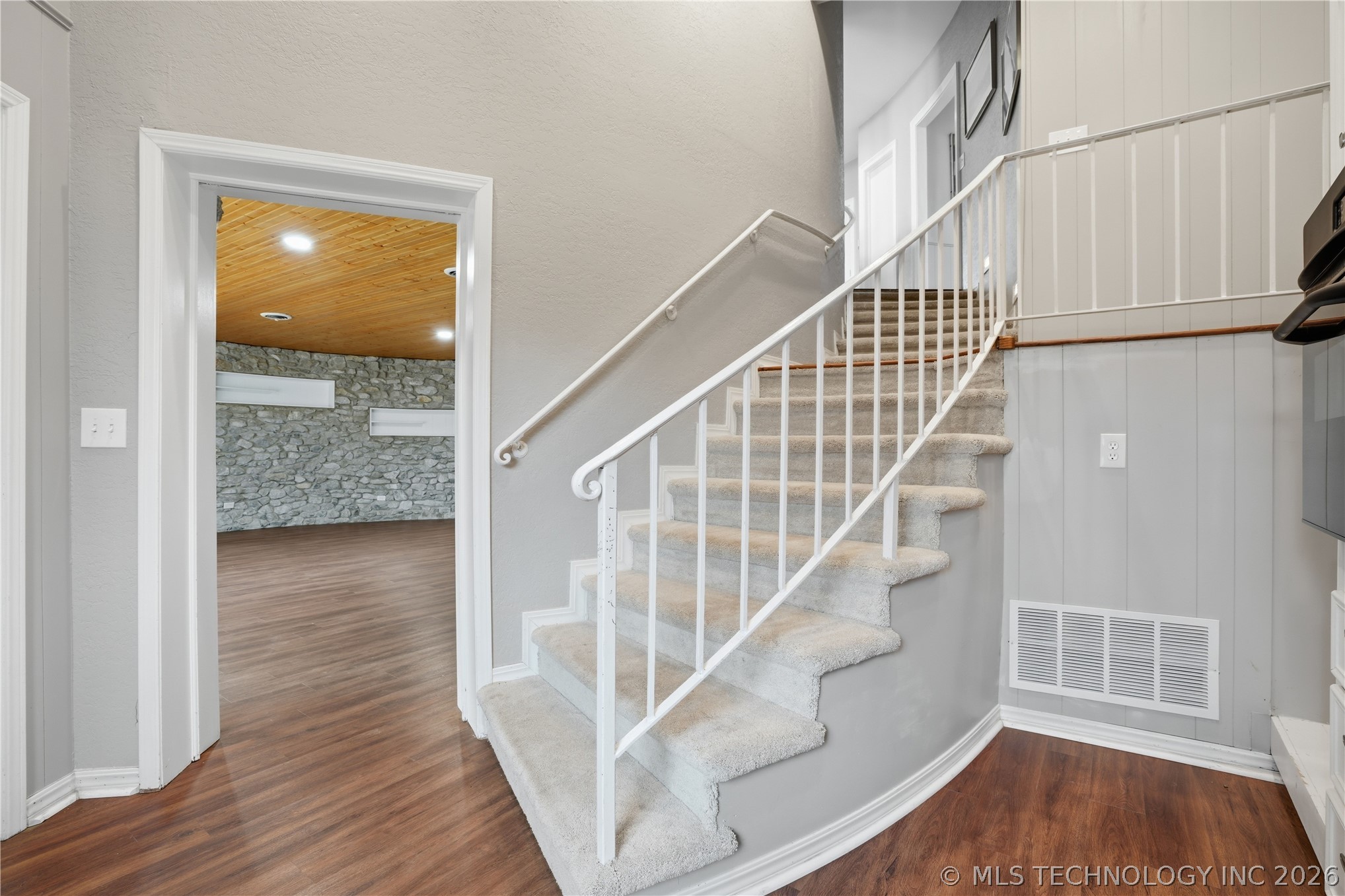 140 W Taylor Drive Property Photo 58