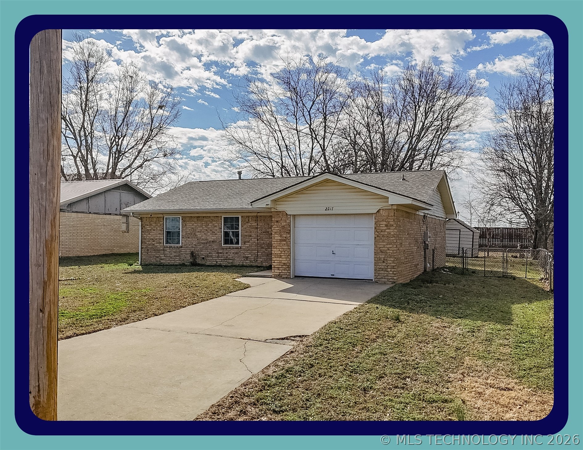 2217 E Meandering Way Property Photo 1