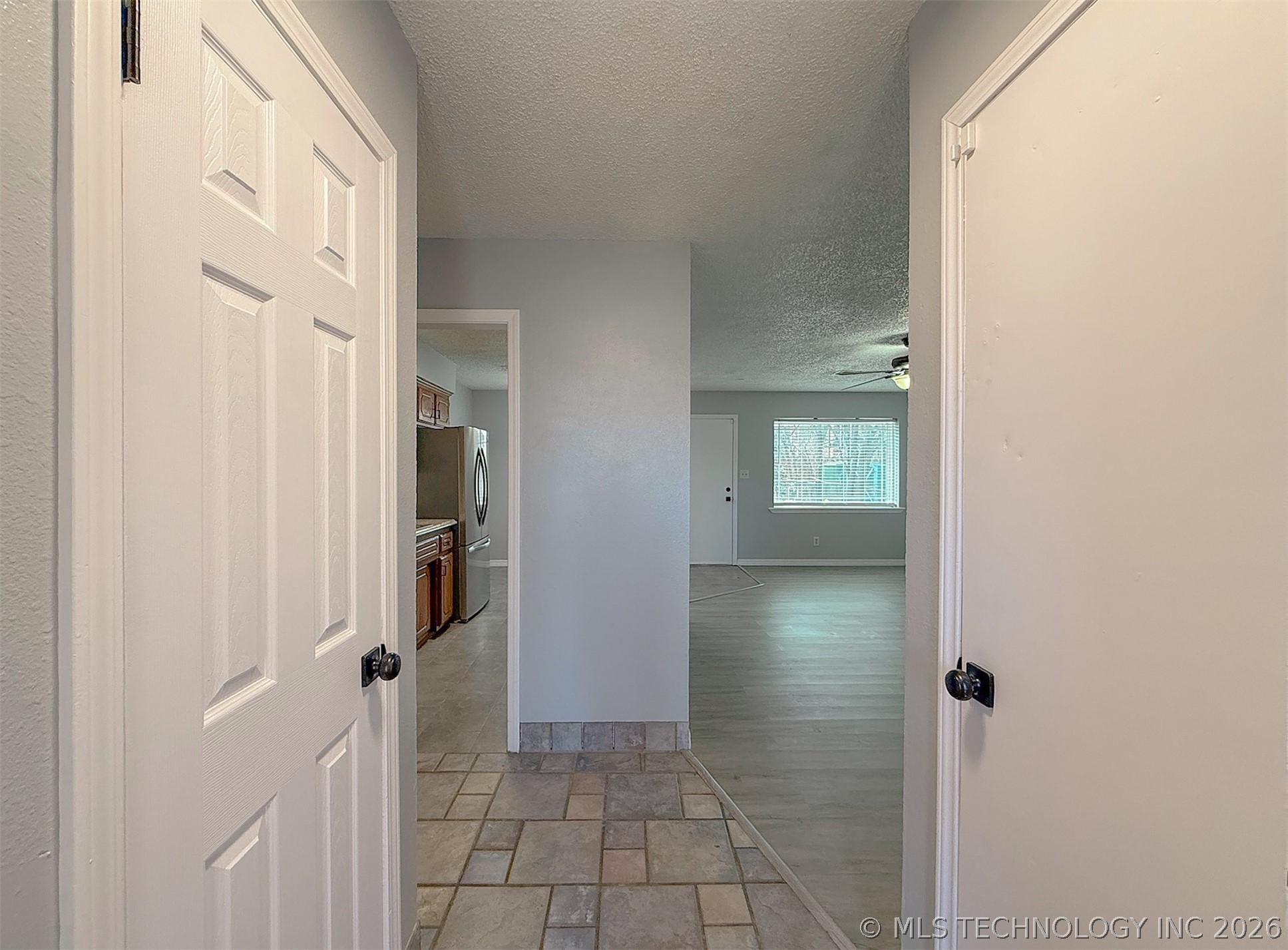 2217 E Meandering Way Property Photo 7