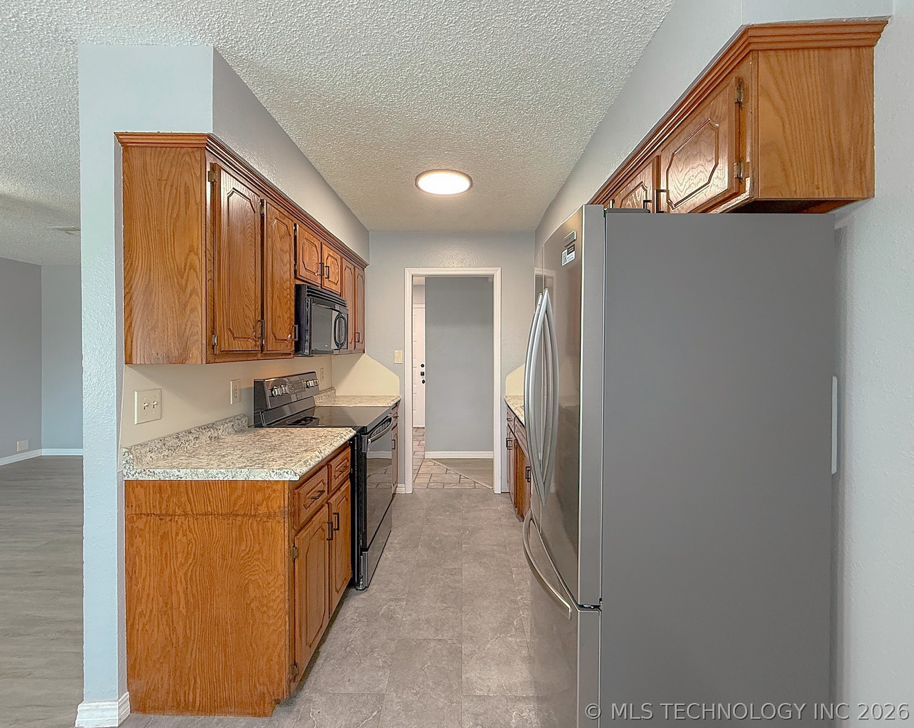 2217 E Meandering Way Property Photo 11