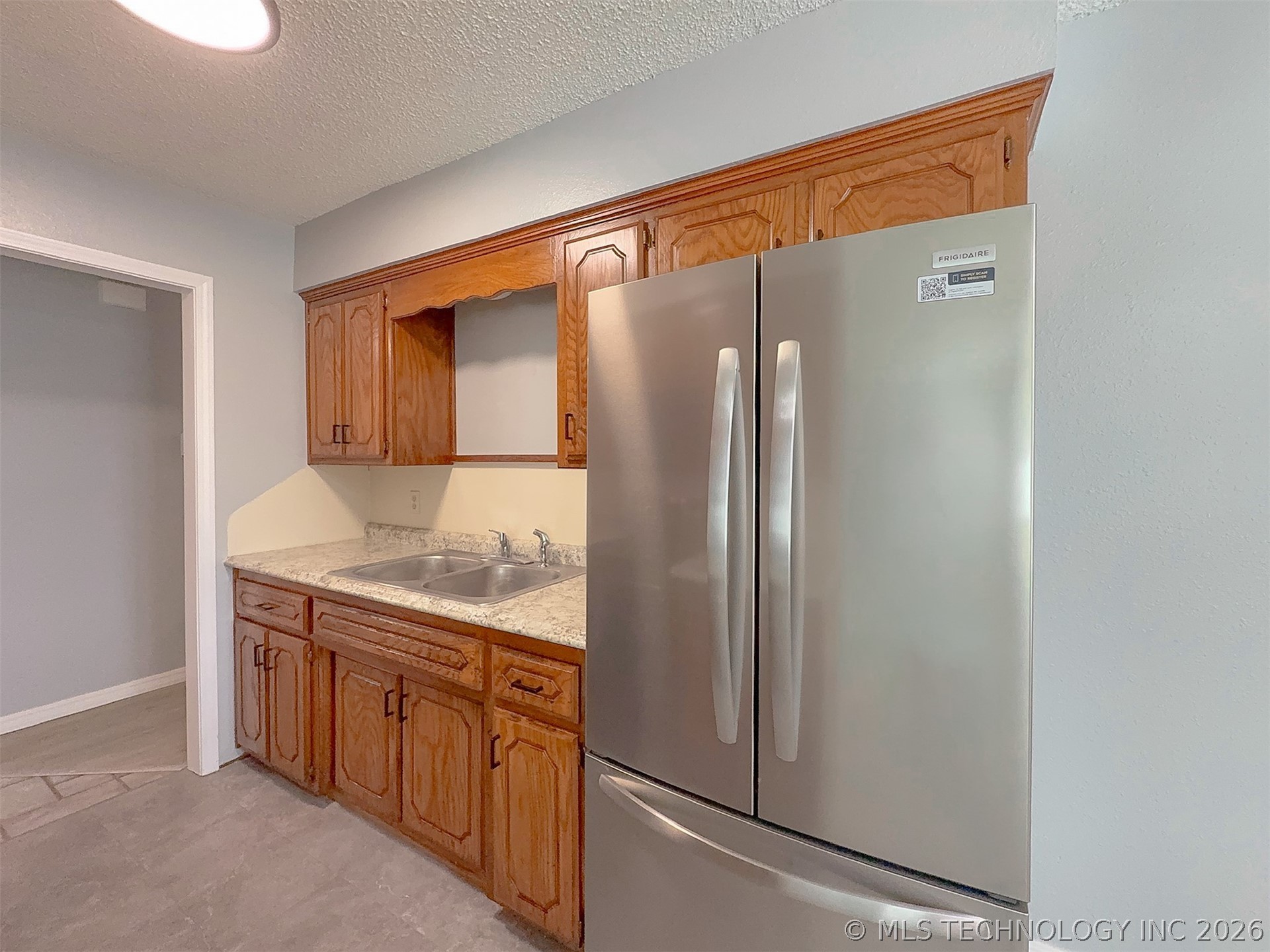 2217 E Meandering Way Property Photo 12