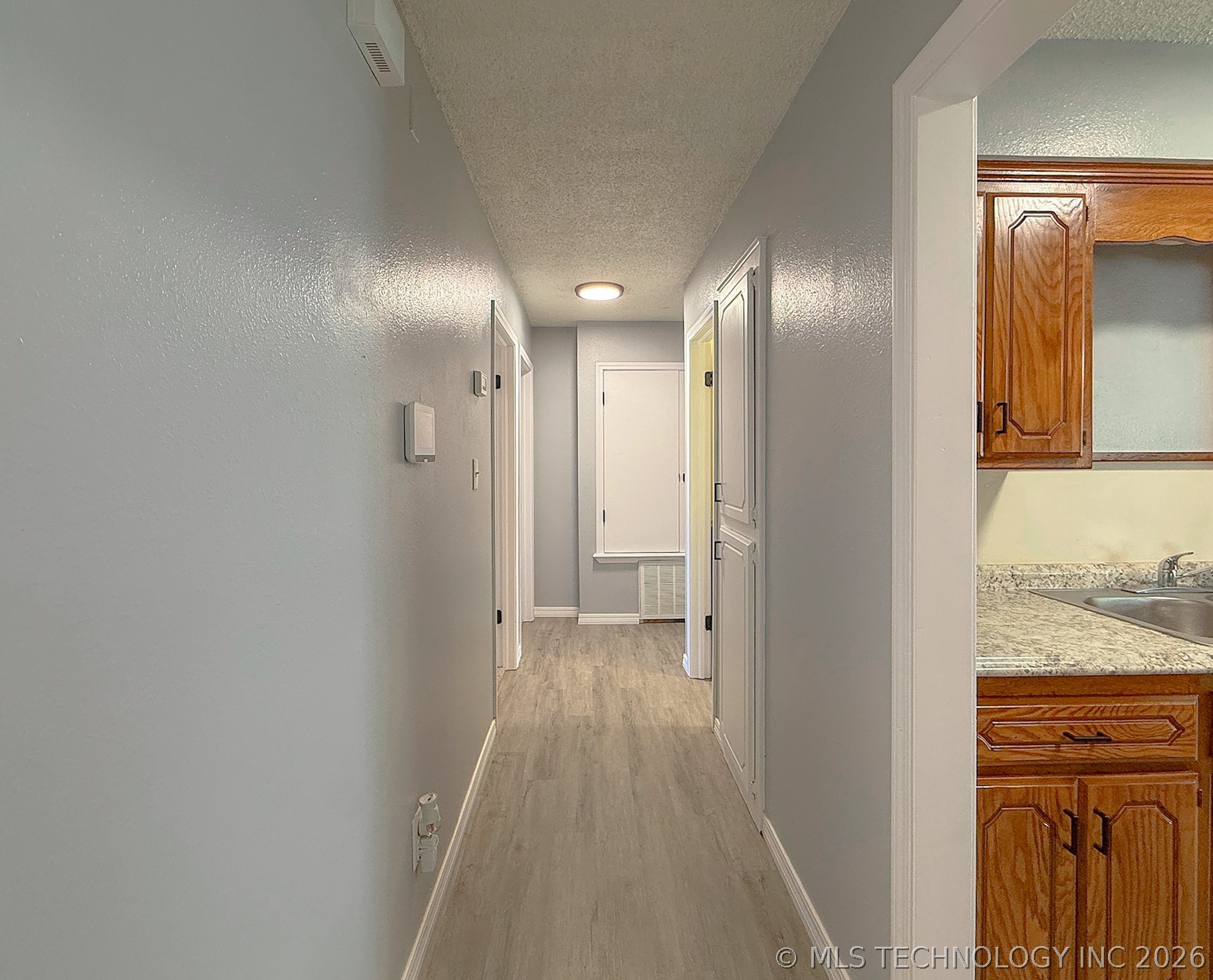 2217 E Meandering Way Property Photo 14