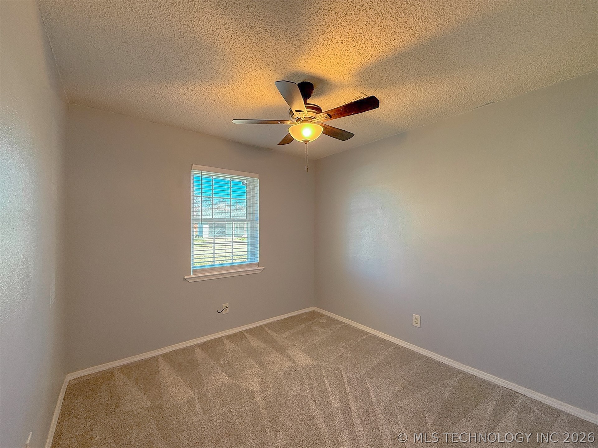2217 E Meandering Way Property Photo 20