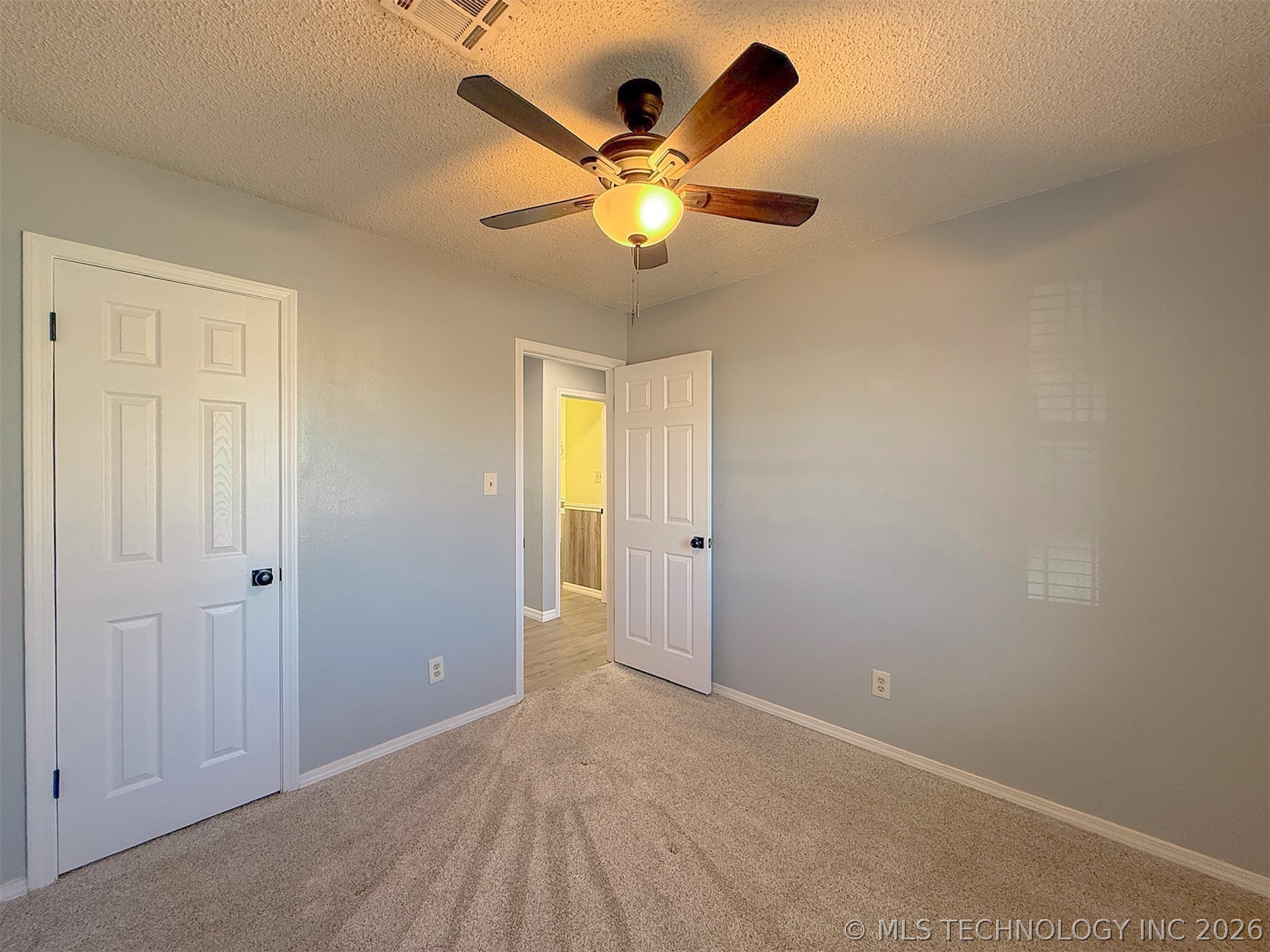 2217 E Meandering Way Property Photo 21