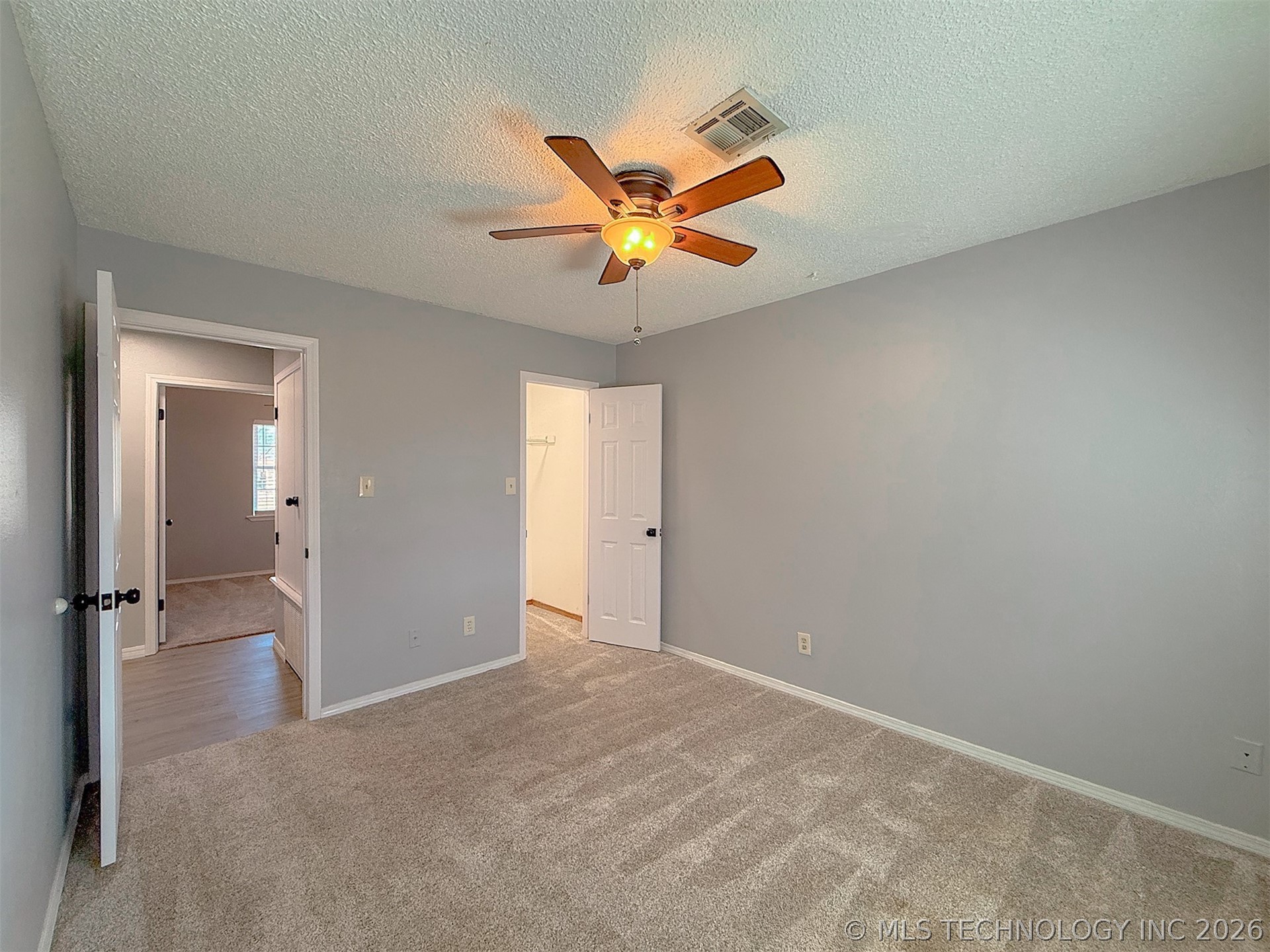 2217 E Meandering Way Property Photo 25