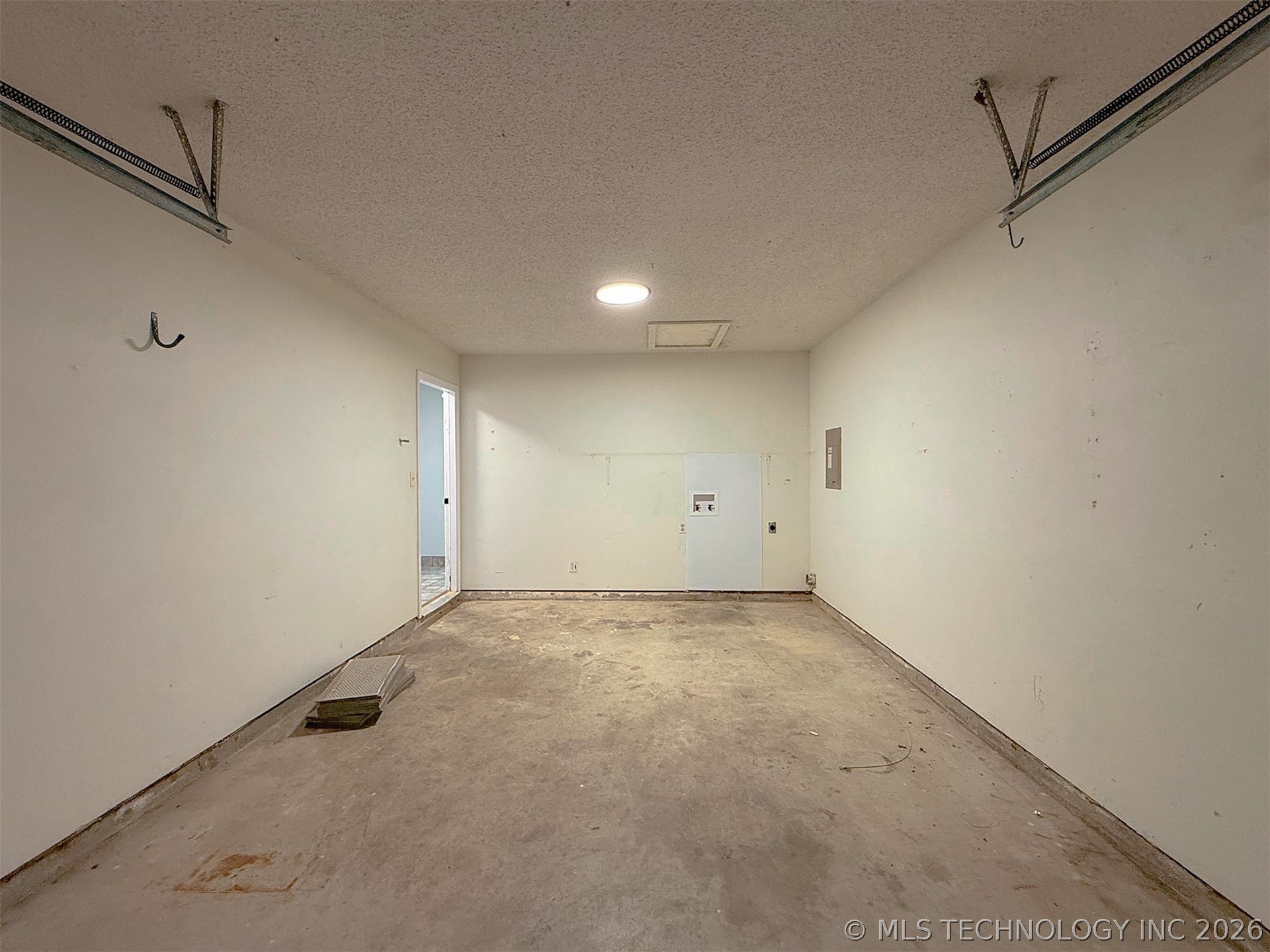 2217 E Meandering Way Property Photo 31