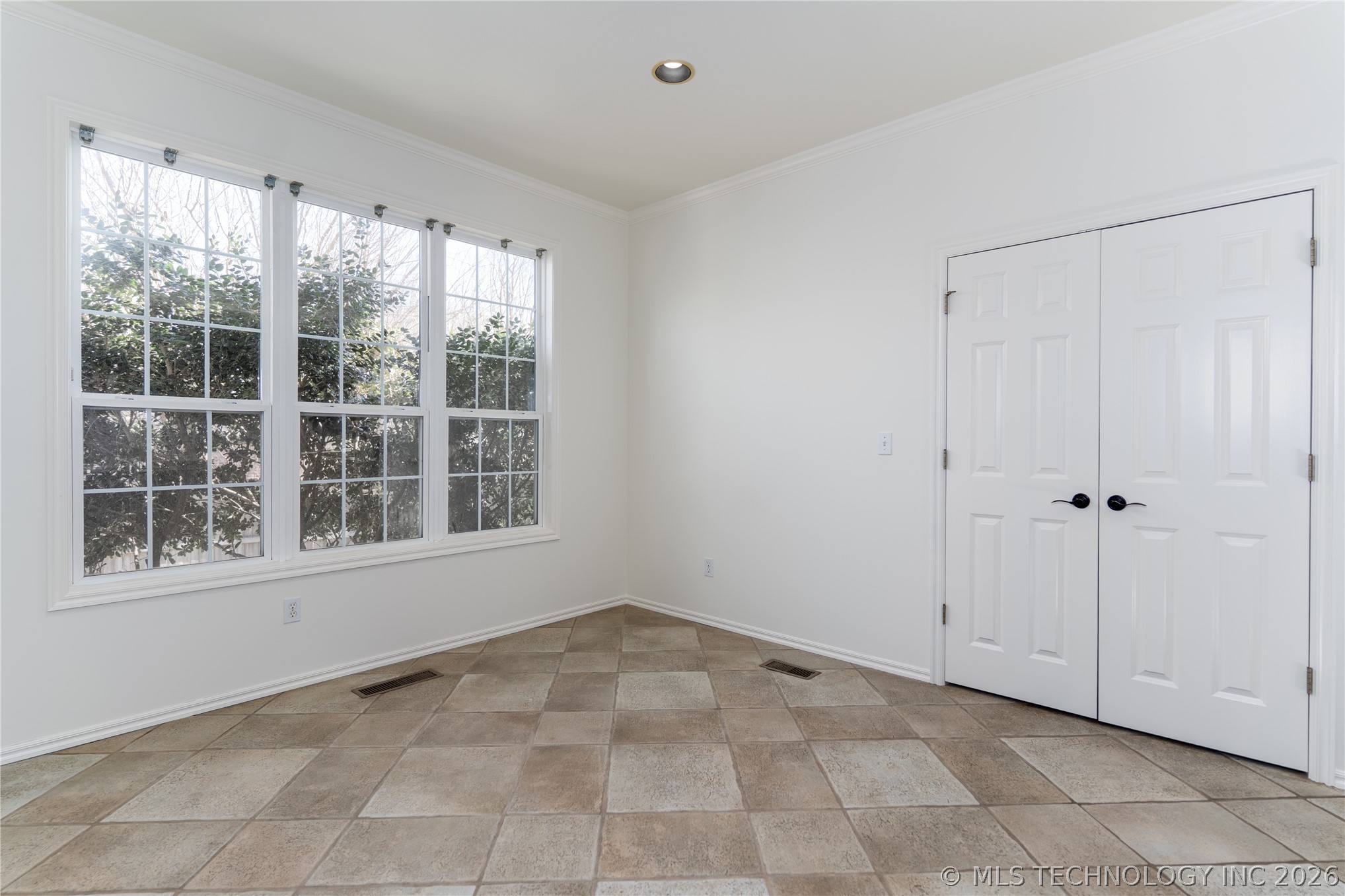 8303 S 69th East Avenue Property Photo 10