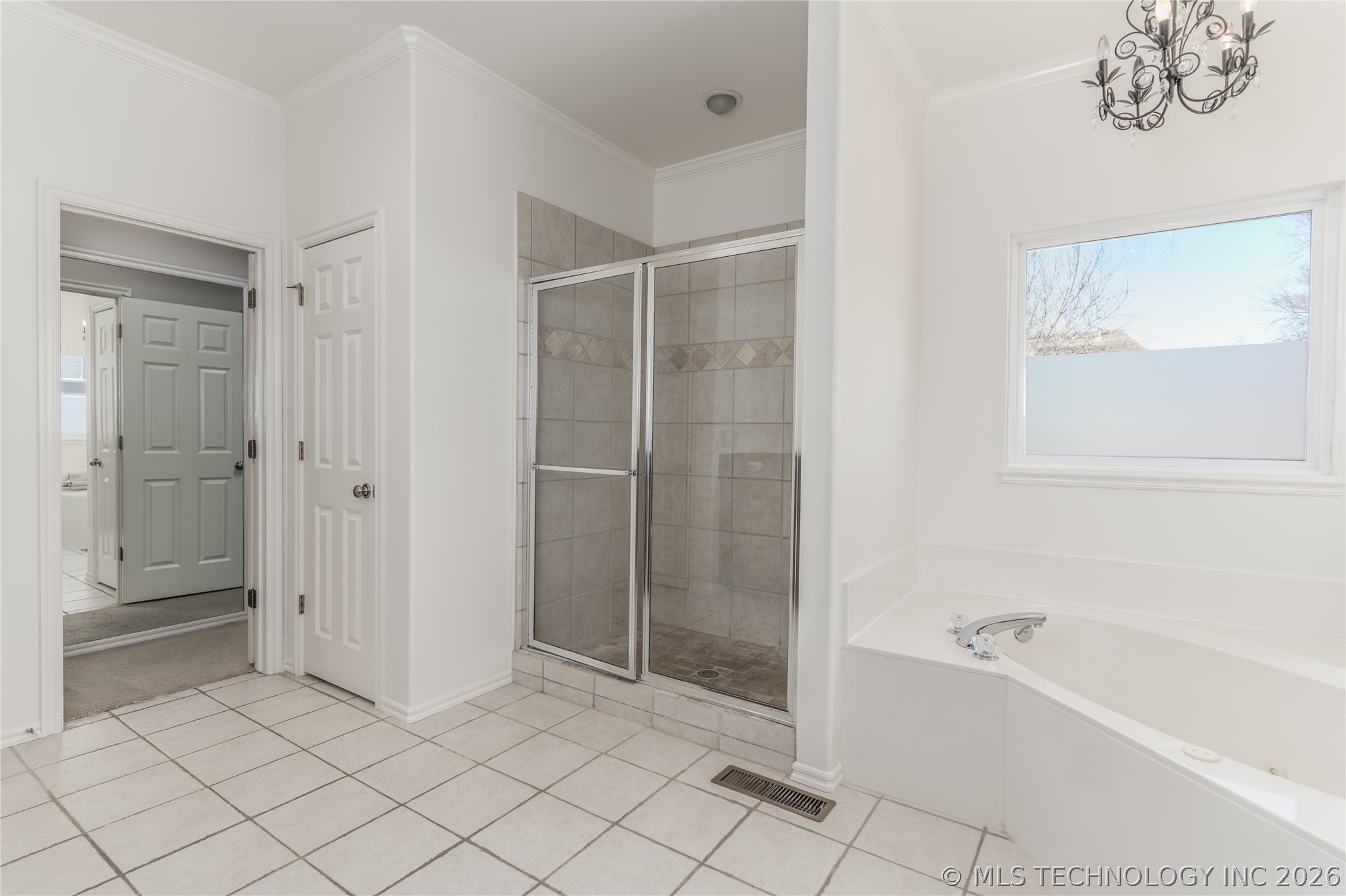 8303 S 69th East Avenue Property Photo 17