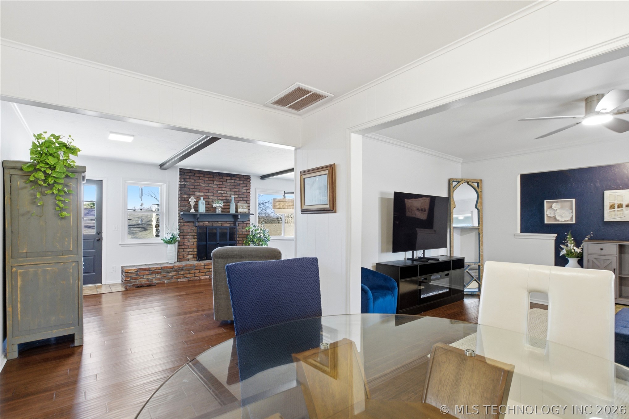 3111 E 78th Place Property Photo 10