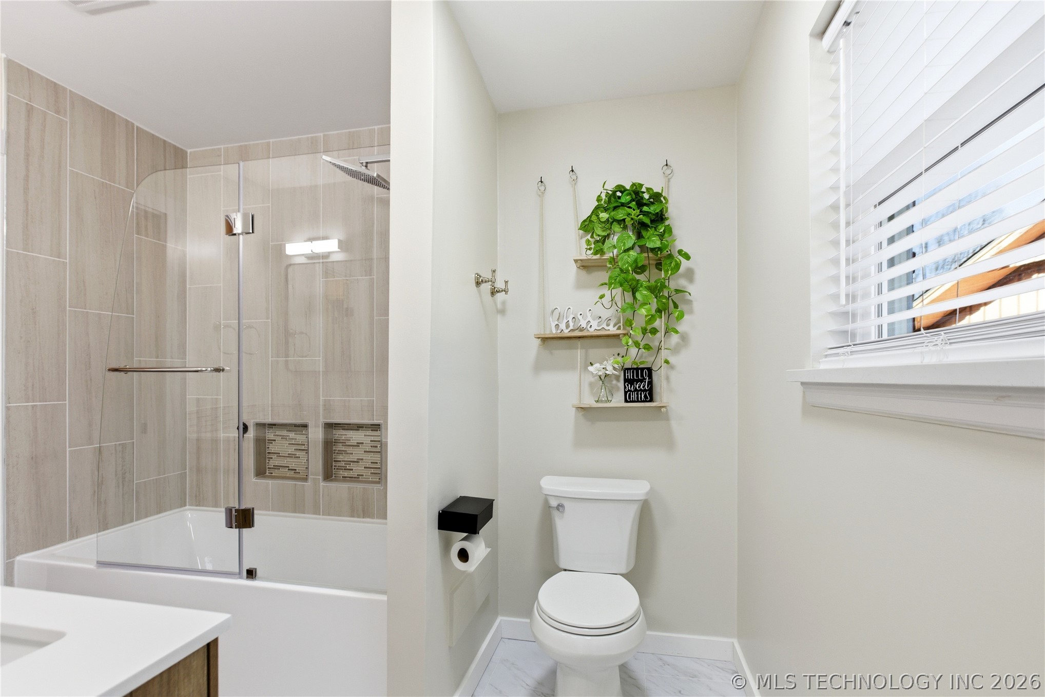 3111 E 78th Place Property Photo 25